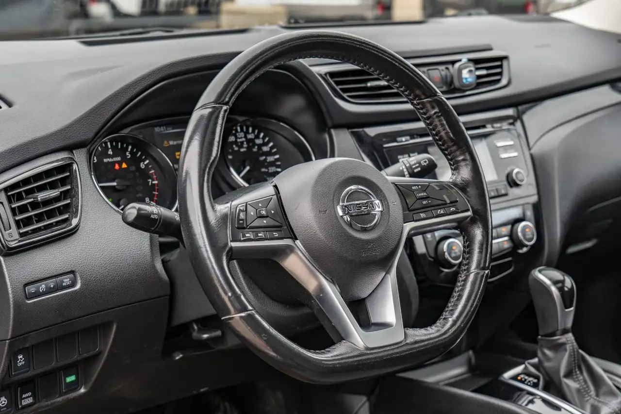 Nissan Qashqai снимка Nissan Qashqai