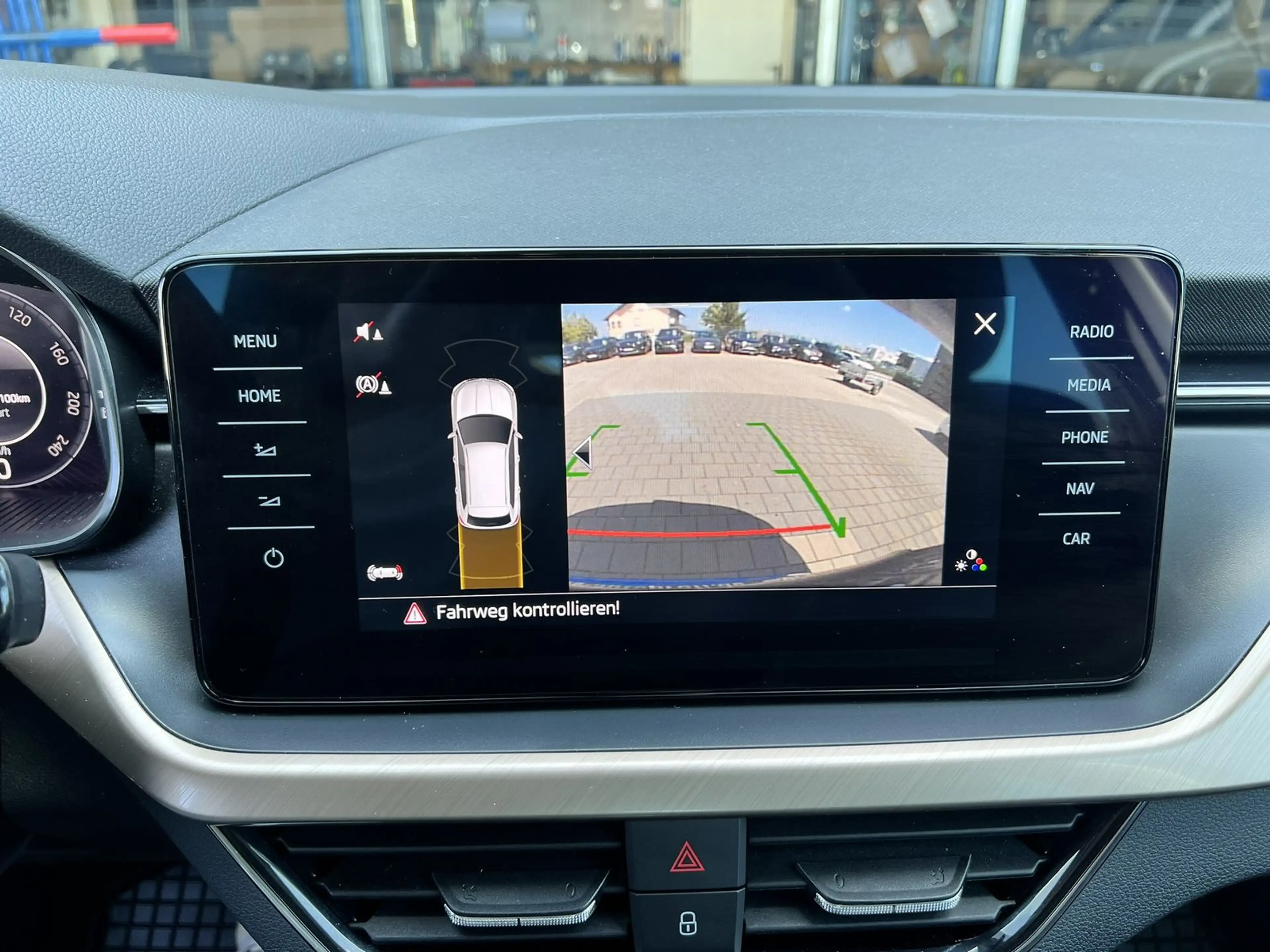 Skoda Kamiq Style TSI 7-Gang DSG LED Navi CarPlay — photo 15