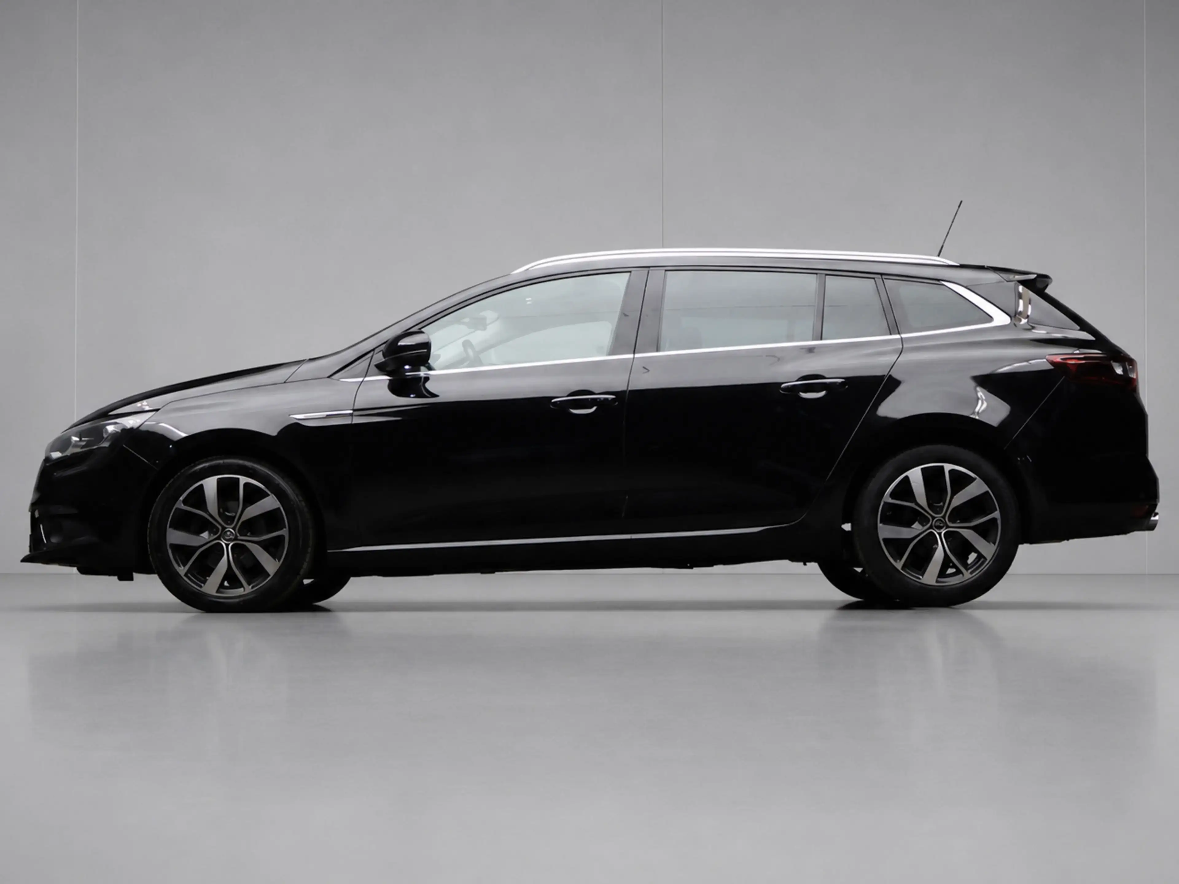 Renault Megane Estate 1.3 TCe Bose (SCHUIFDAK,APPLE CARPLAY,NAVI,