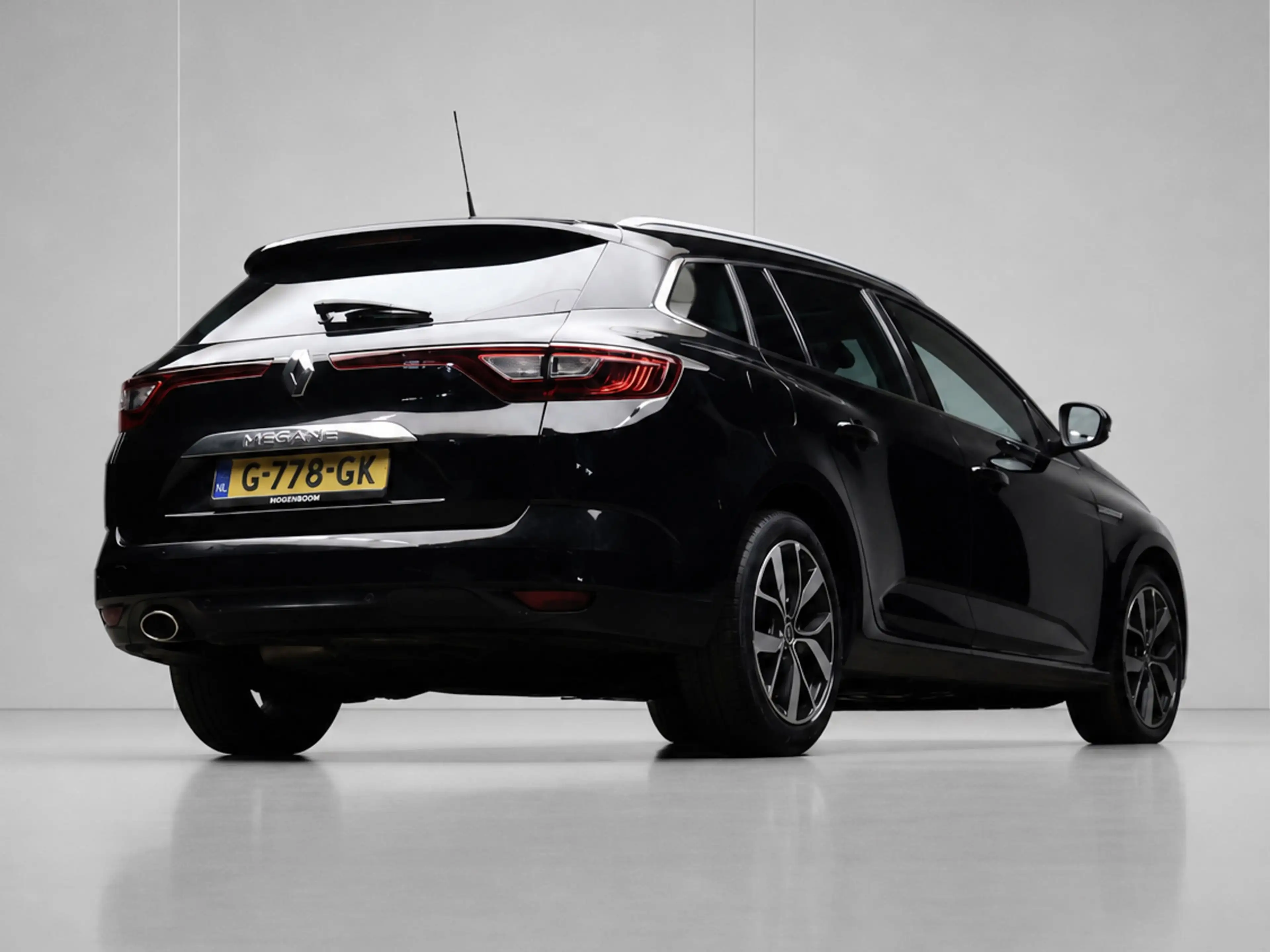 Renault Megane Estate 1.3 TCe Bose (SCHUIFDAK,APPLE CARPLAY,NAVI, — photo 6