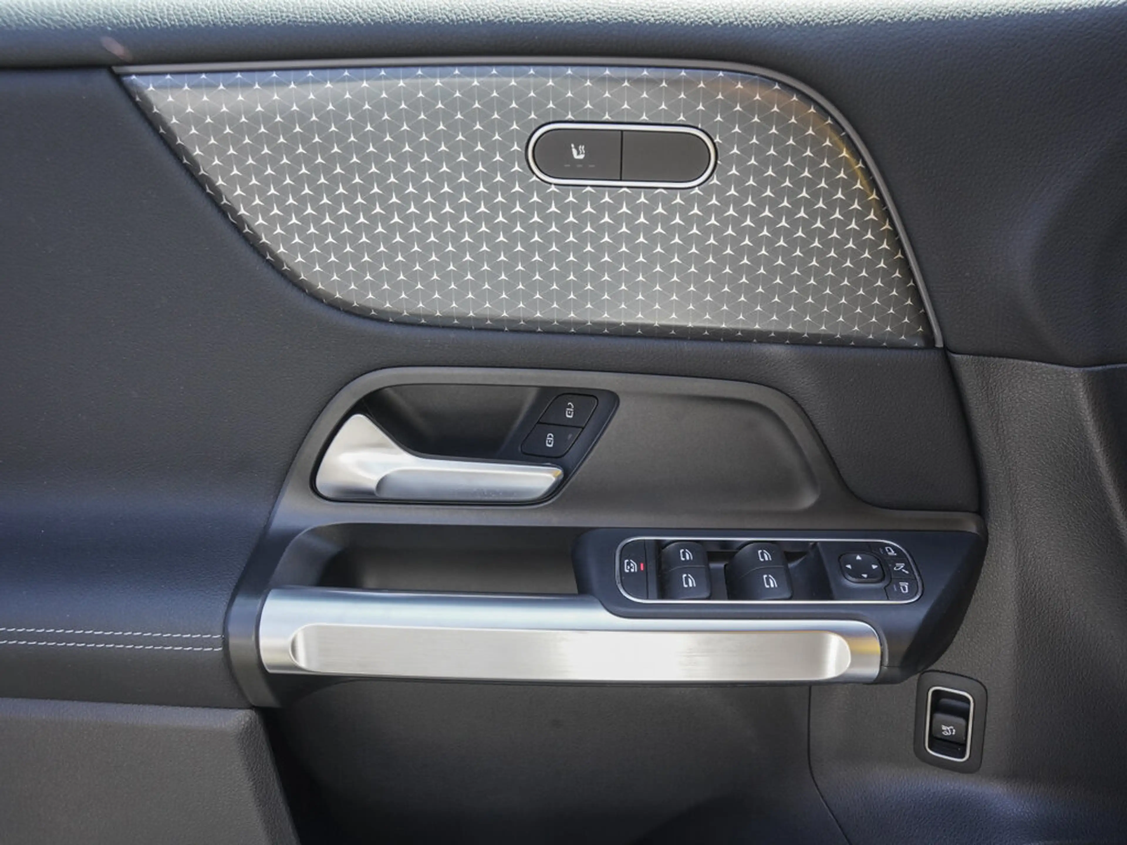 Mercedes-Benz EQB 250 EQB 250+ PROGRESSIVE DISTRONIC AHK KAMERA WINTER — photo 14