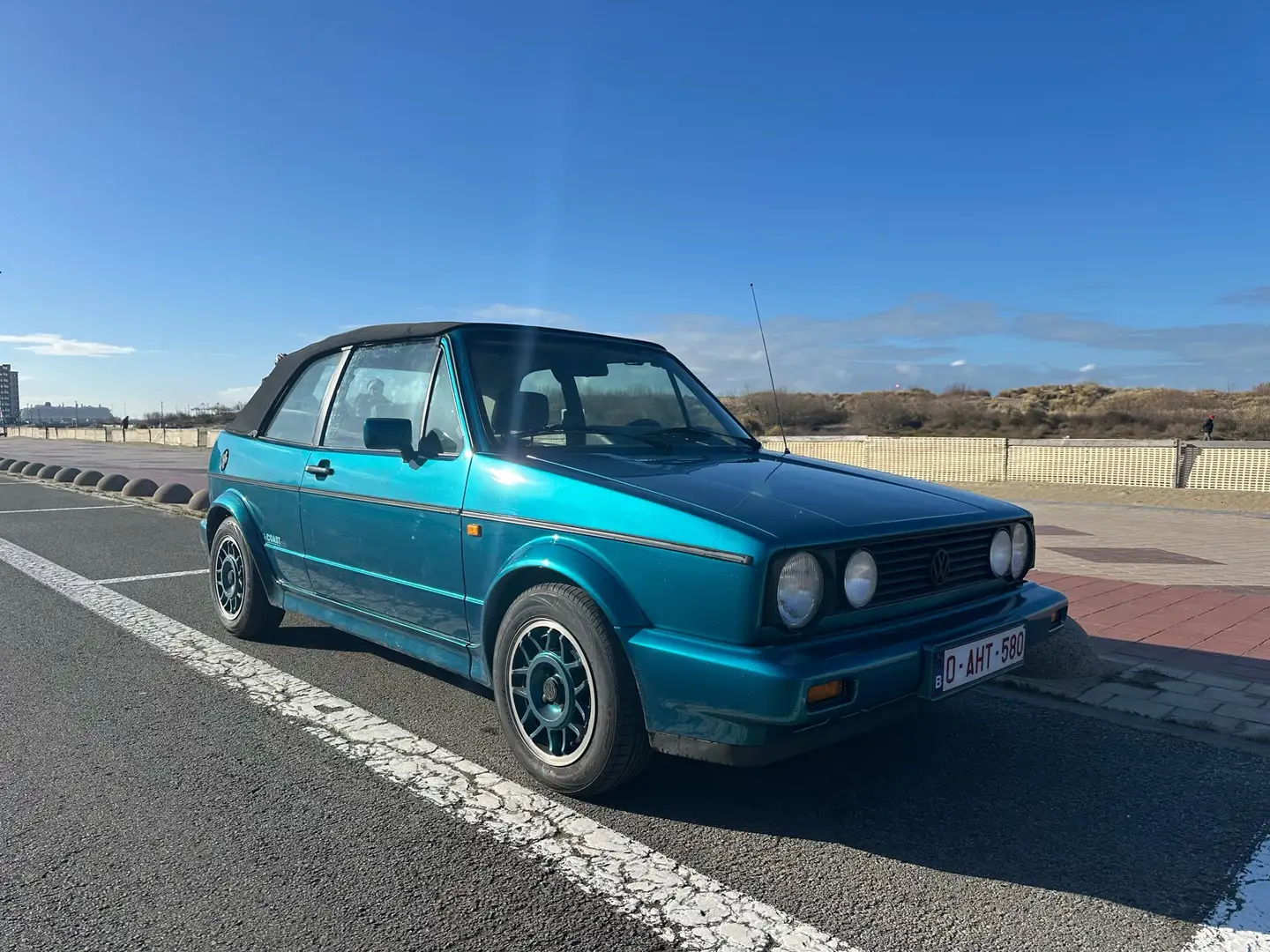 Volkswagen Golf Cabriolet 1.8 90ch coast - 1