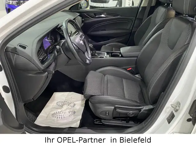 Opel Insignia view 11