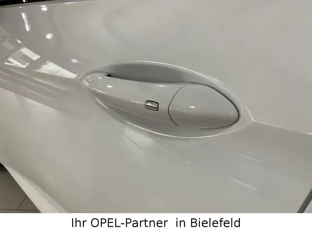 Opel Insignia view 9