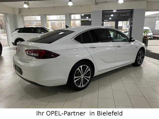 Opel Insignia view 4