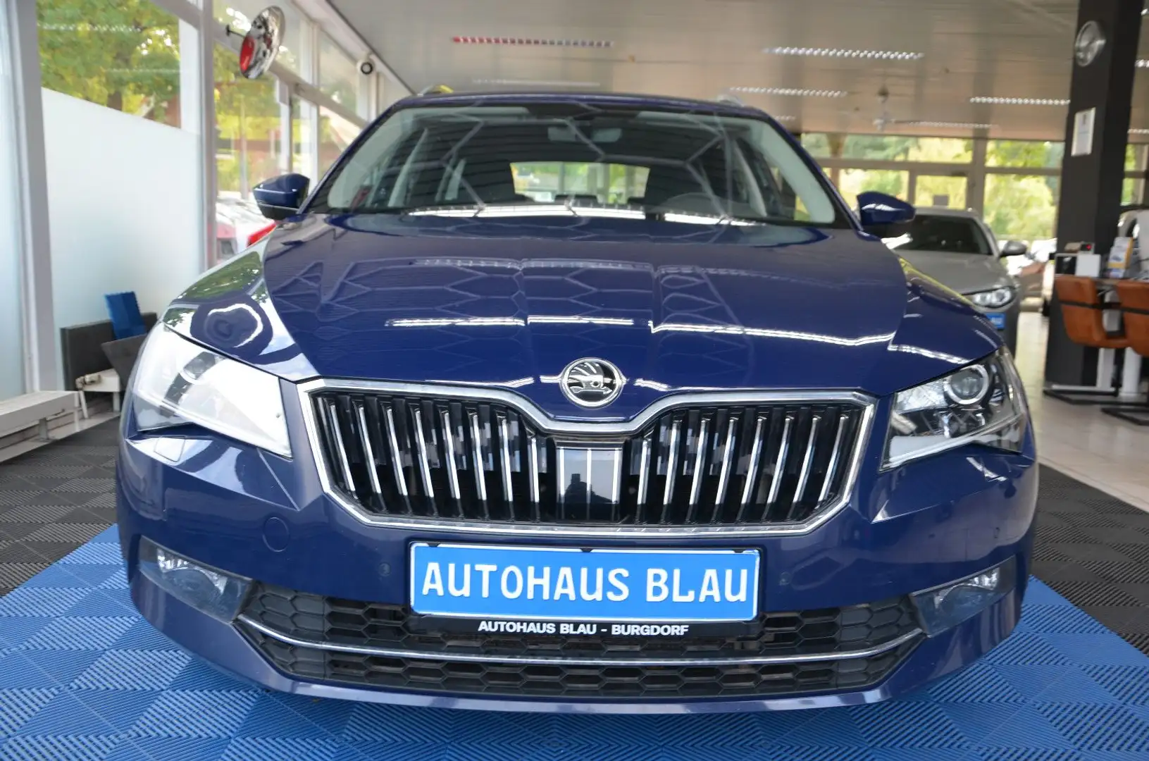 Skoda Superb Combi 2.0 TDI Style 4x4 *DSG*BI-XENON*2HD Blau - 2