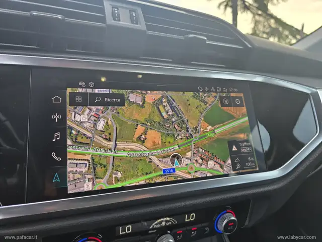 Audi Q3 view 16