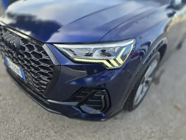 Audi Q3 view 4