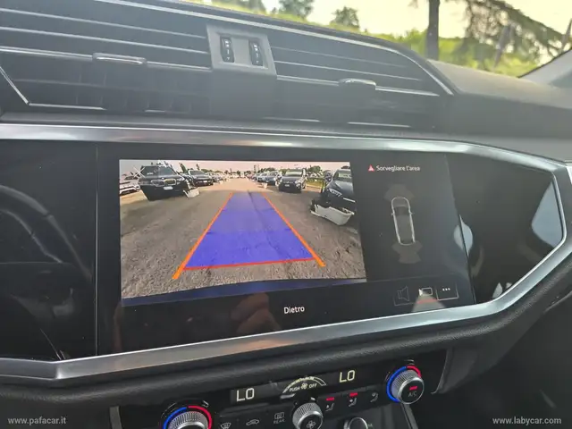 Audi Q3 view 15