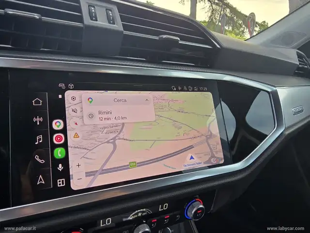 Audi Q3 view 21