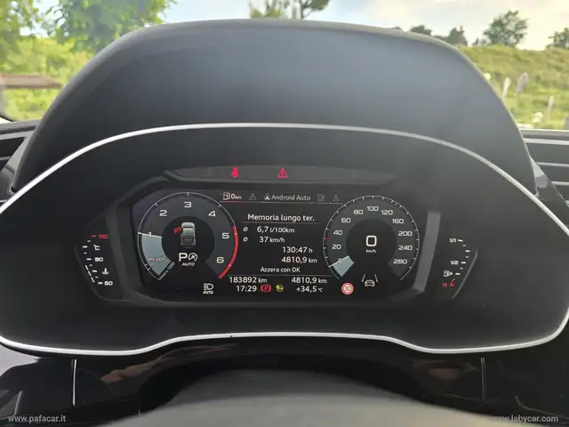 Audi Q3 view 12