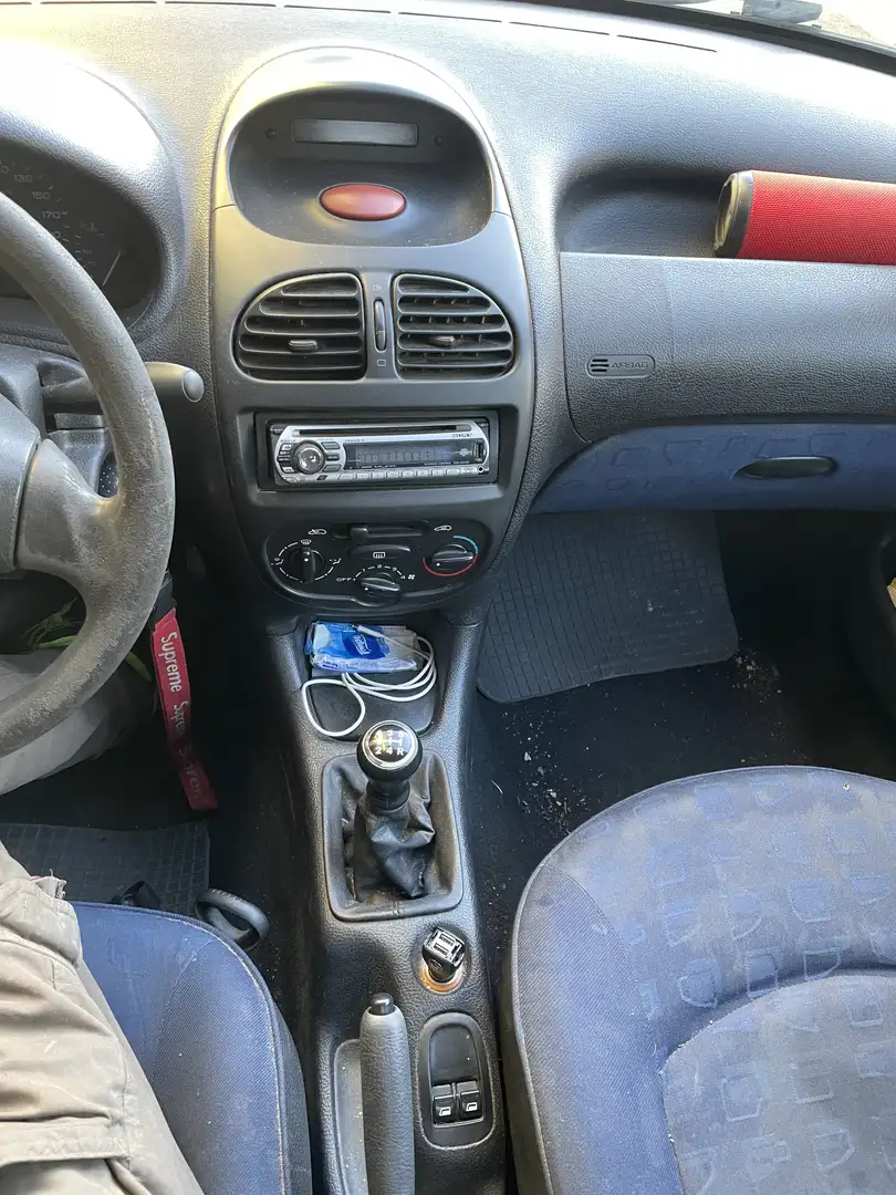 Peugeot 206 3p 1.1 XR c/abs - 2