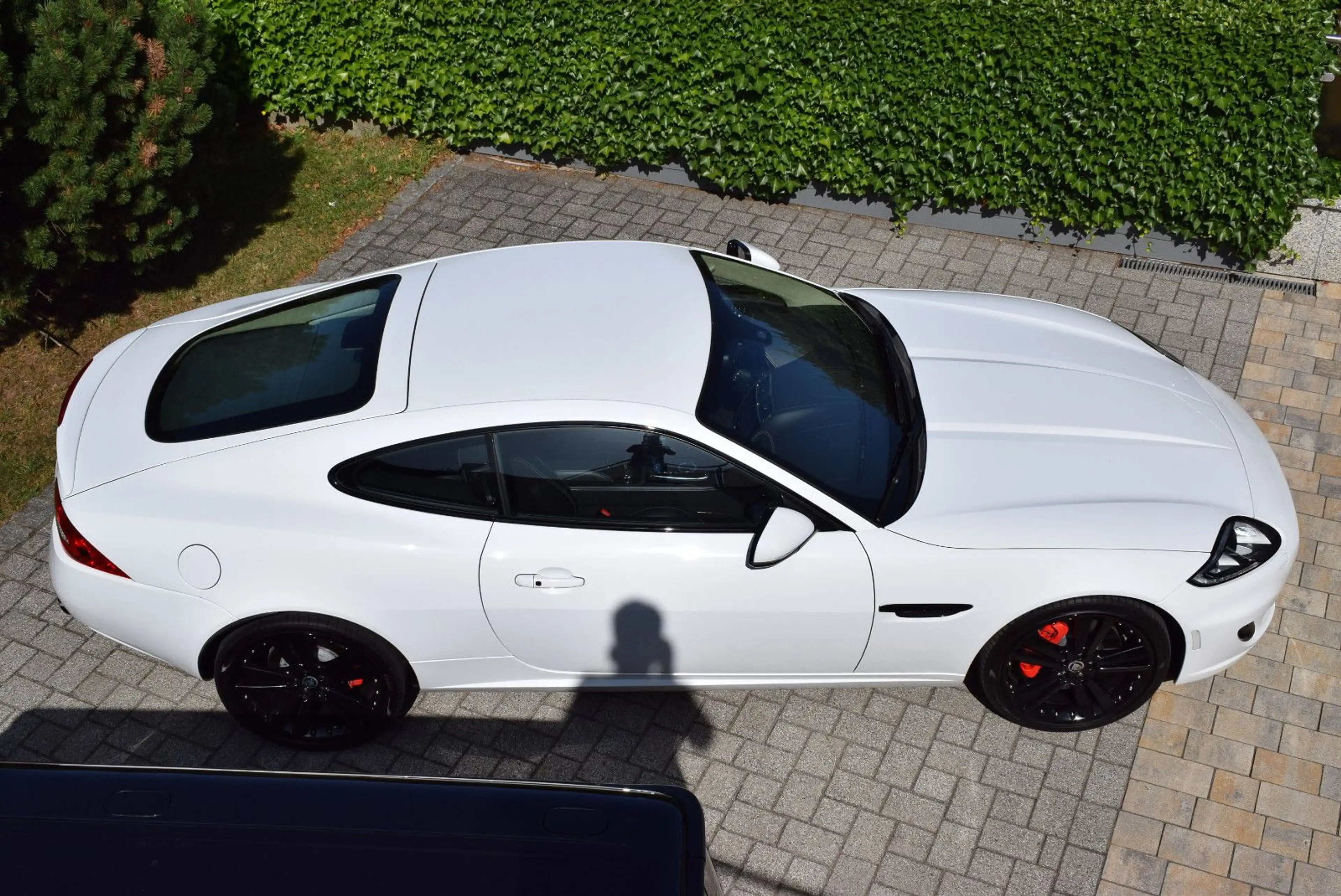 Jaguar XK 5.0 V8 Coupe — photo 11