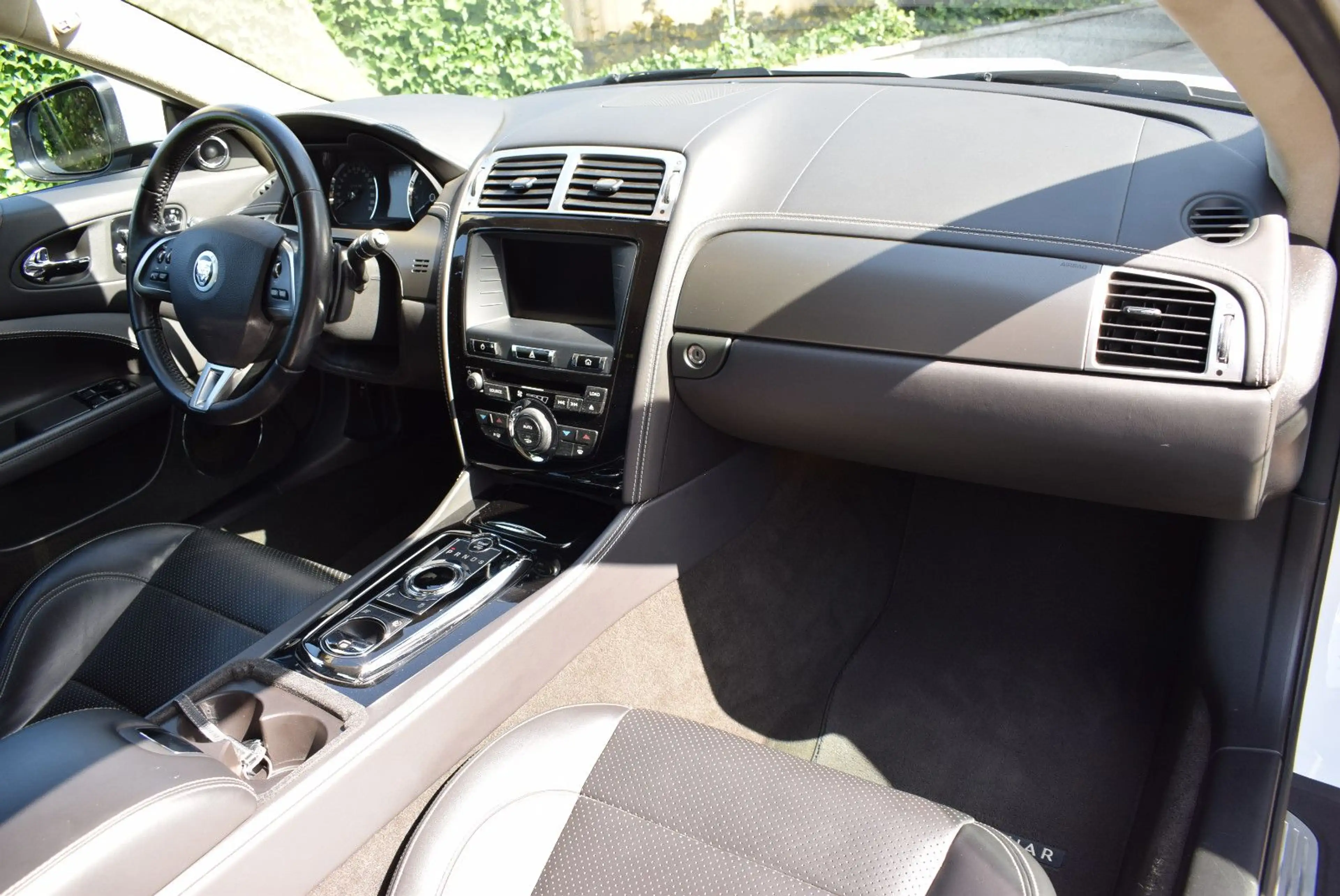 Jaguar XK 5.0 V8 Coupe — photo 15