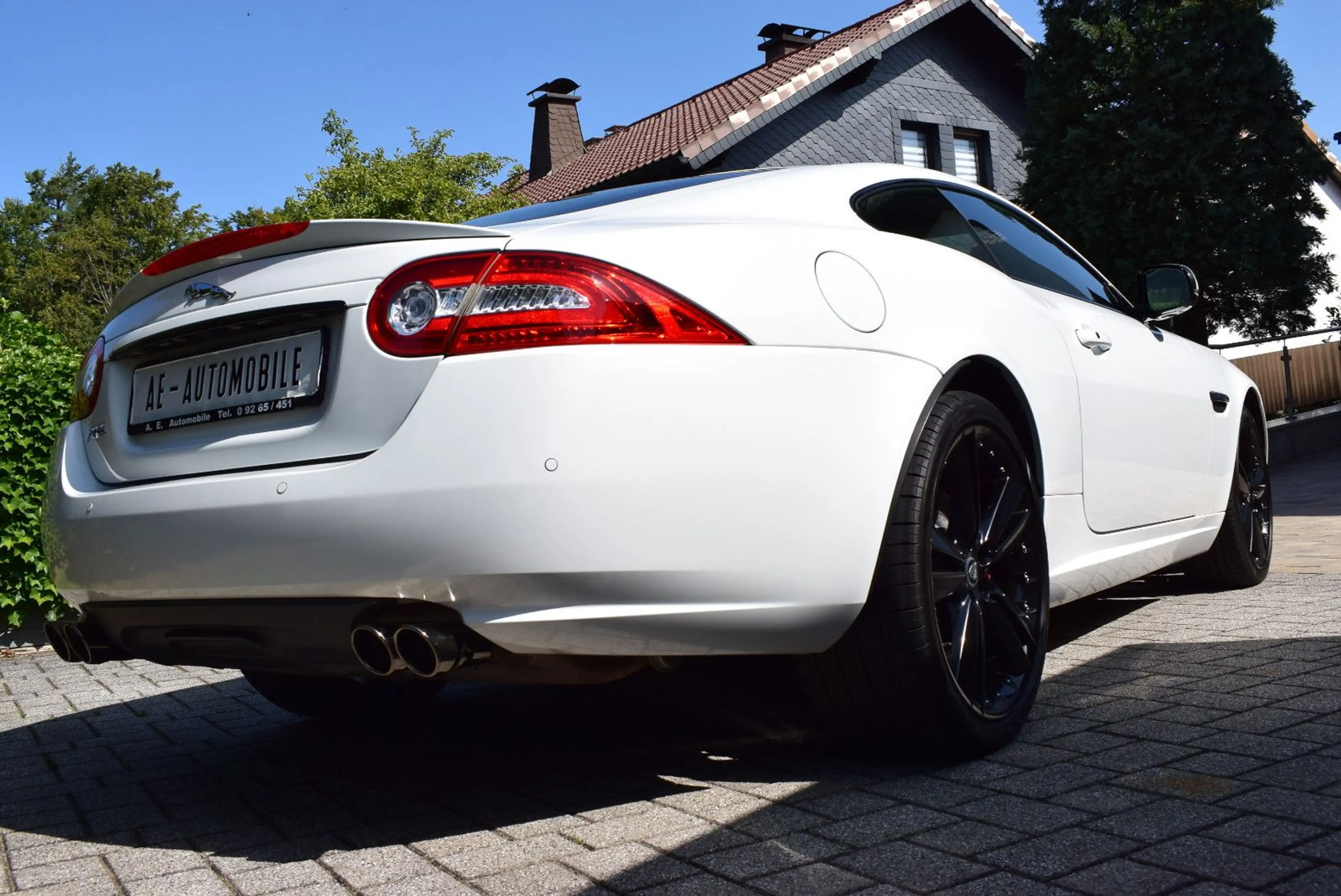 Jaguar XK 5.0 V8 Coupe — photo 9
