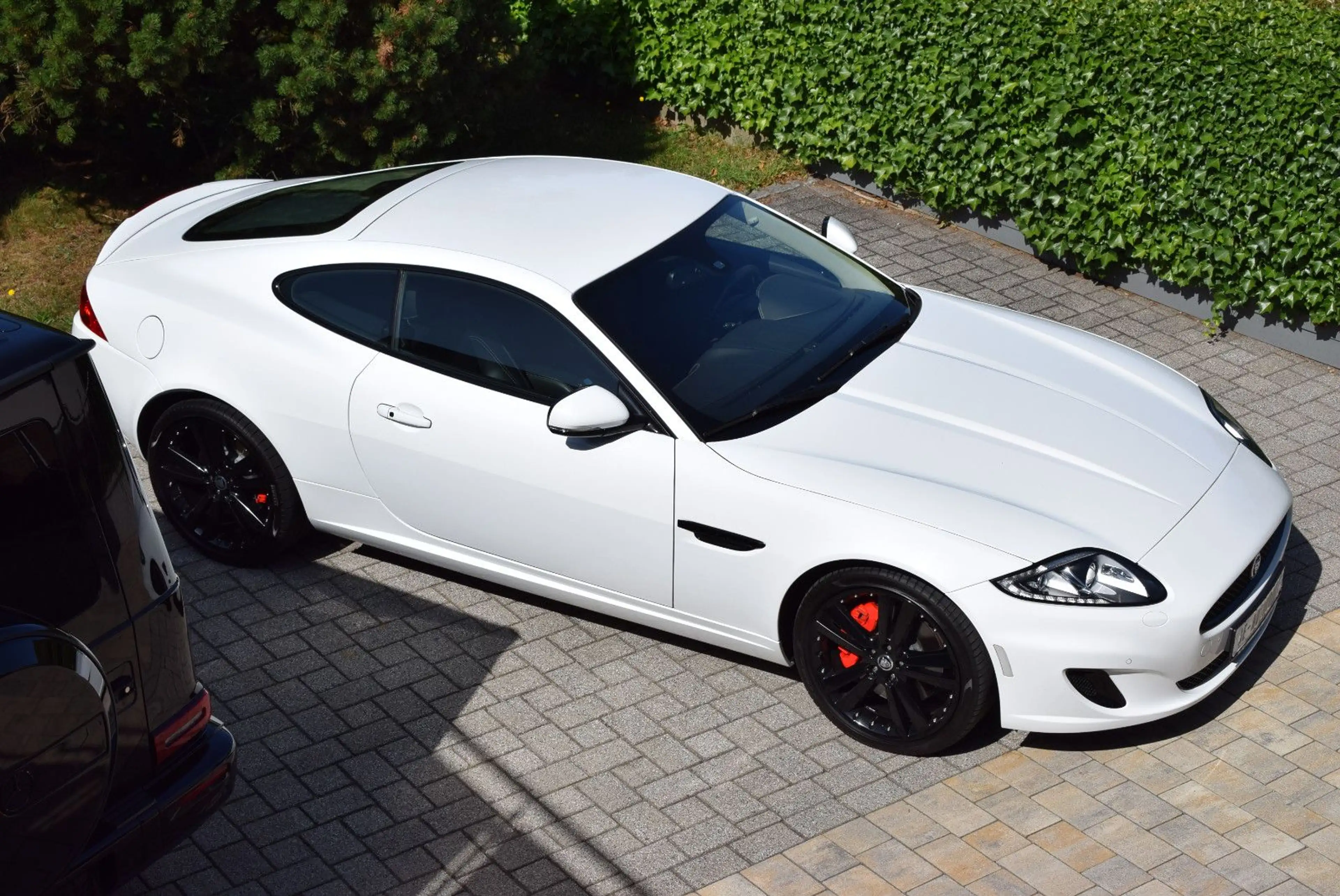 Jaguar XK 5.0 V8 Coupe — photo 10