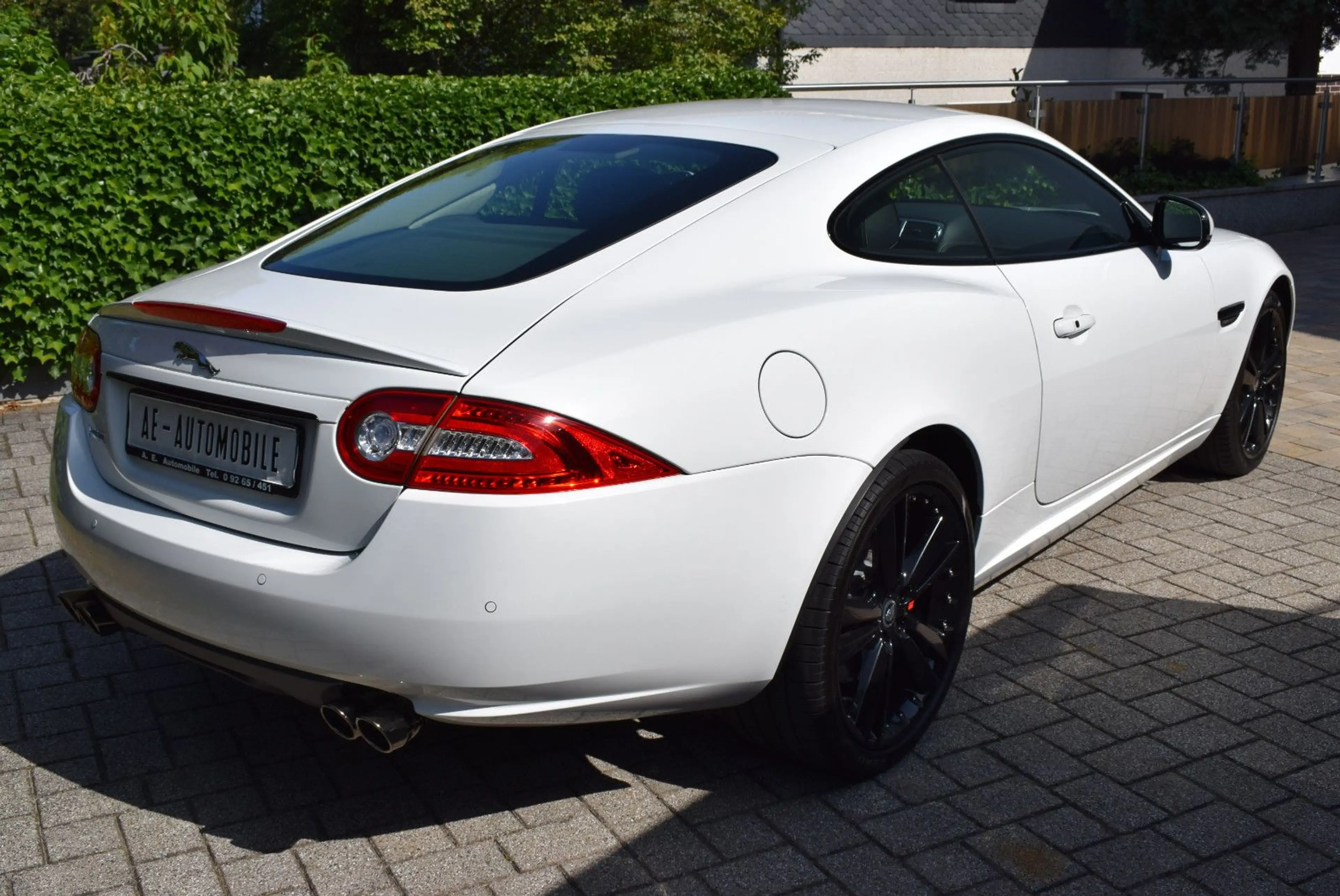 Jaguar XK 5.0 V8 Coupe — photo 4