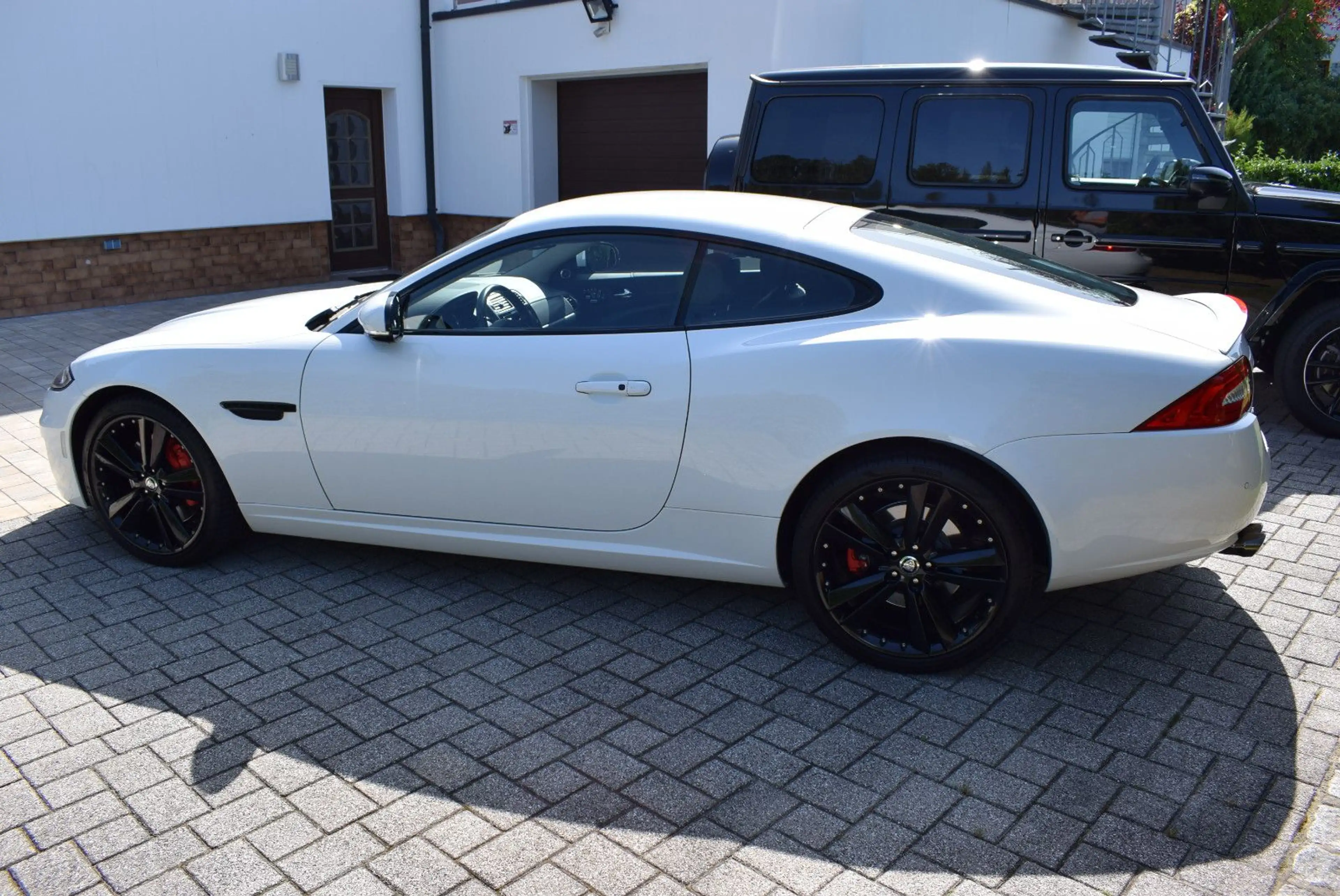 Jaguar XK 5.0 V8 Coupe — photo 3