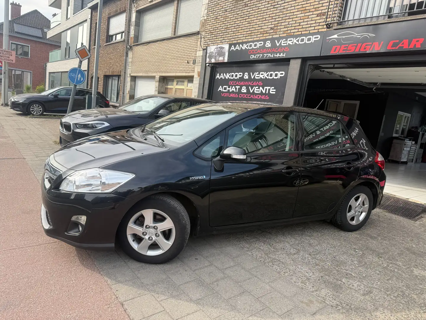 Toyota Auris Hybride 100kw136pk*Carnet Toyota Schwarz - 1