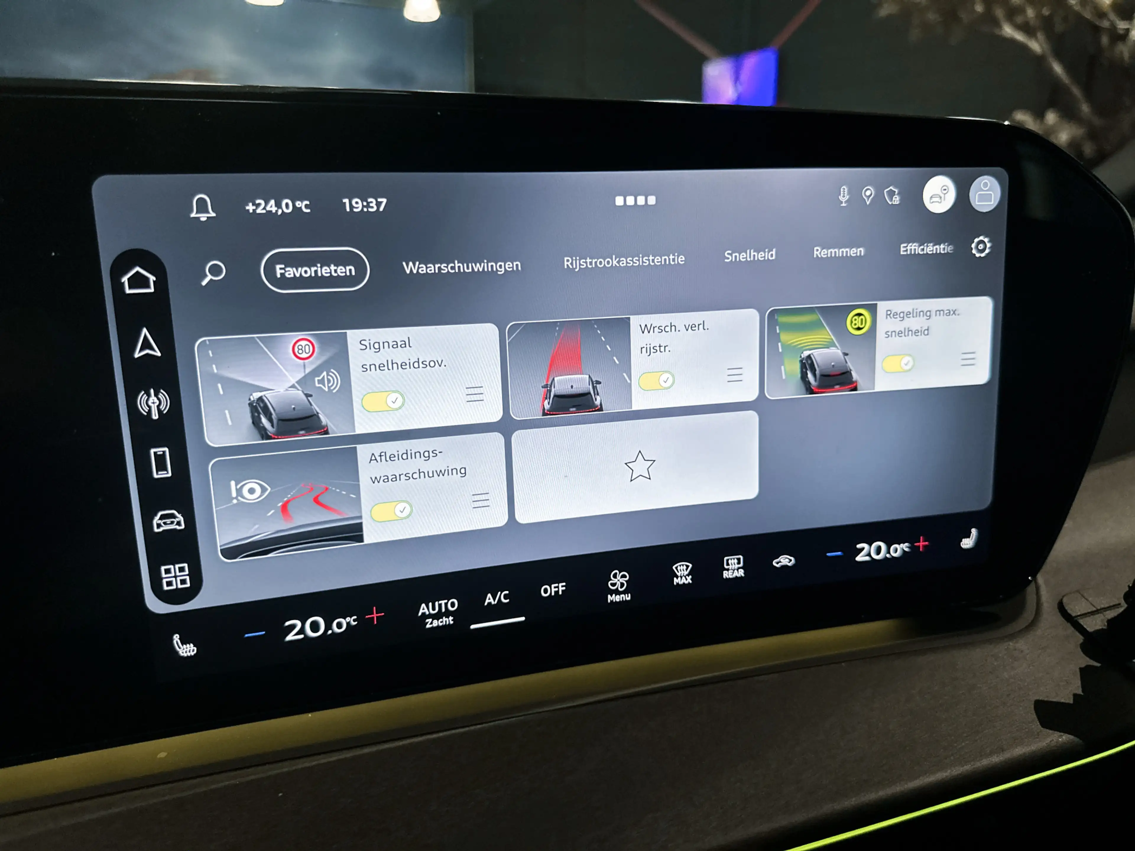 Audi Q3 Sportback 35 TFSI S Edition Competition |Panorama| — photo 27