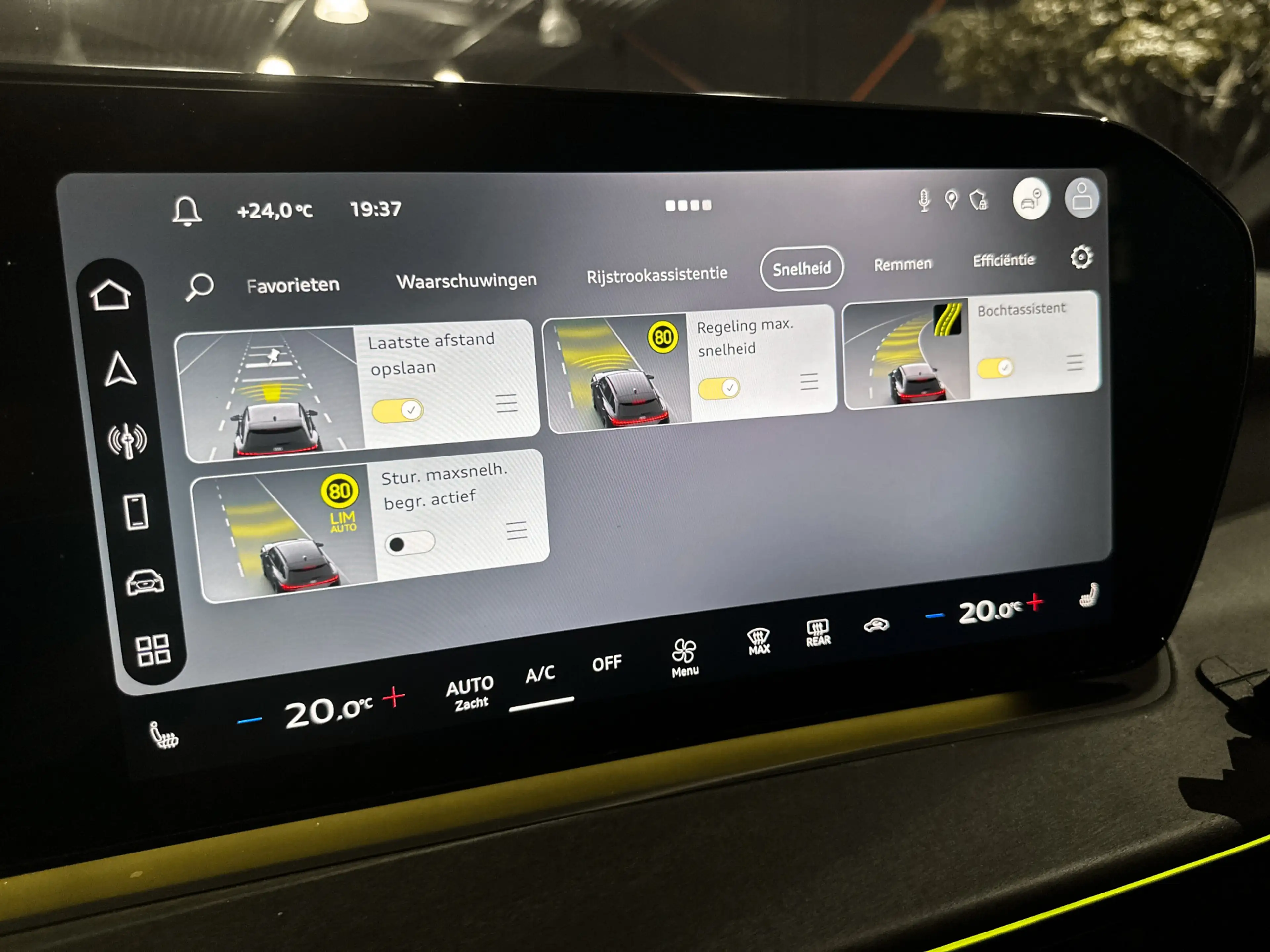 Audi Q3 Sportback 35 TFSI S Edition Competition |Panorama| — photo 24
