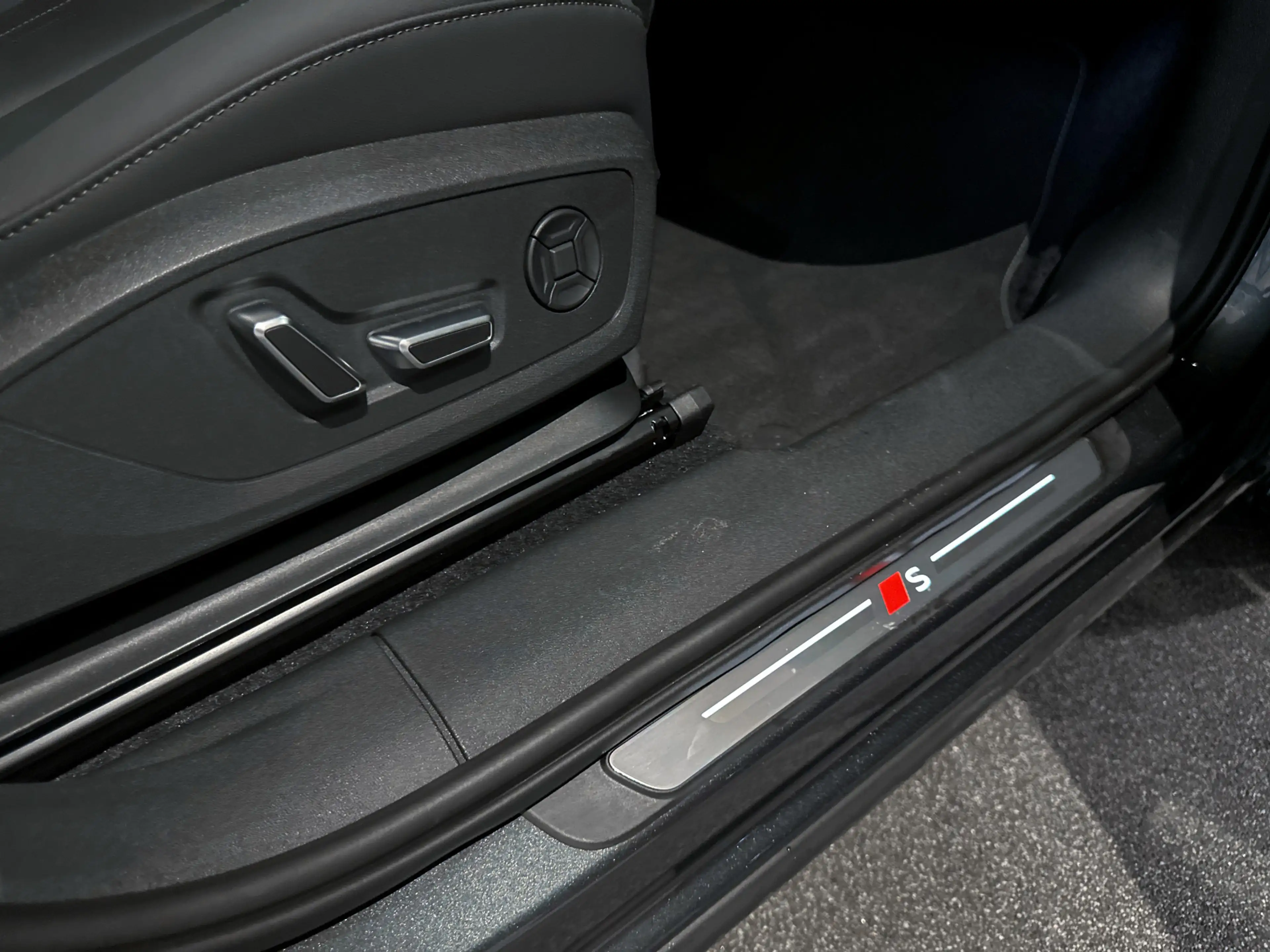 Audi Q3 Sportback 35 TFSI S Edition Competition |Panorama| — photo 35