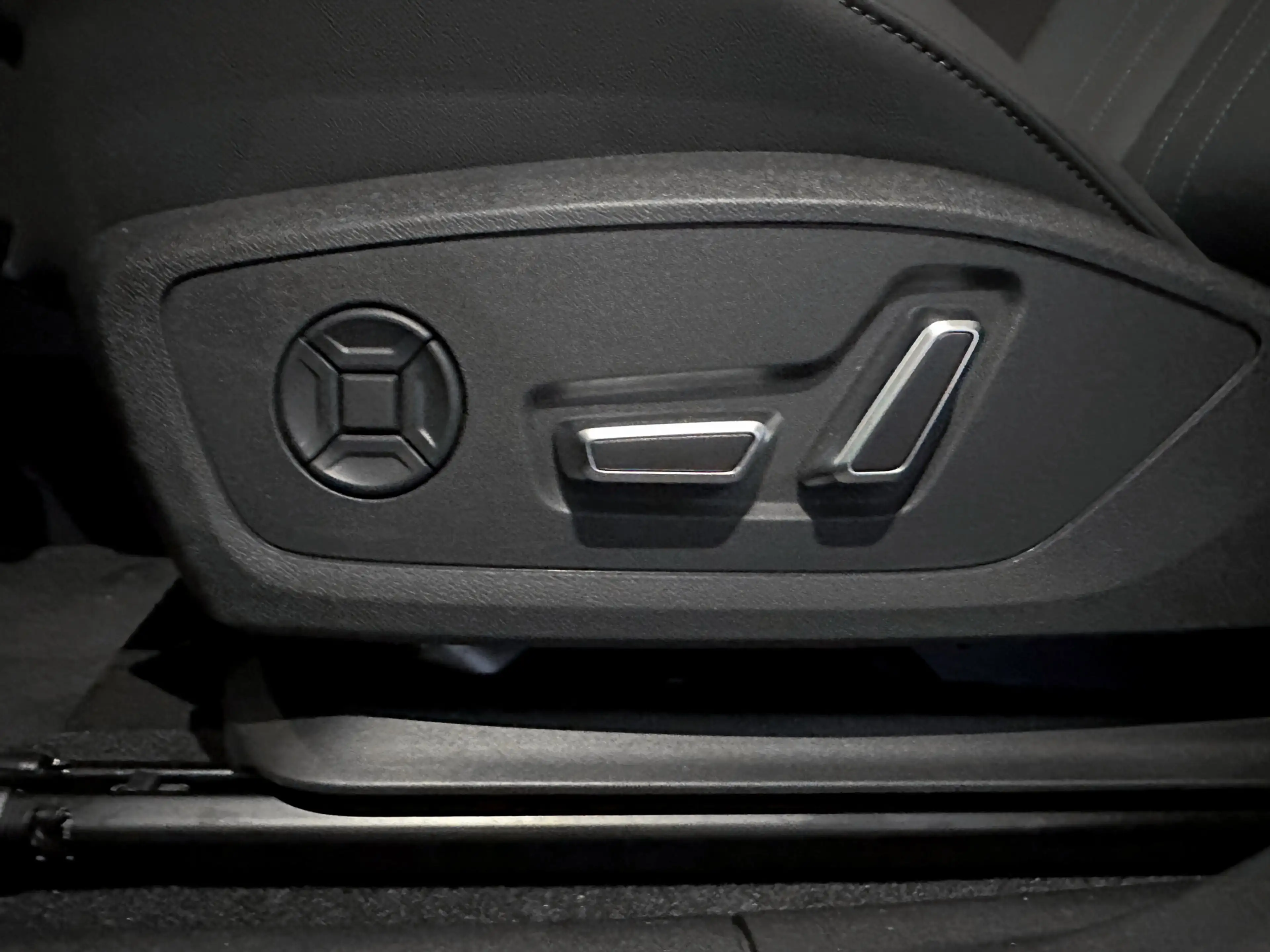 Audi Q3 Sportback 35 TFSI S Edition Competition |Panorama| — photo 13
