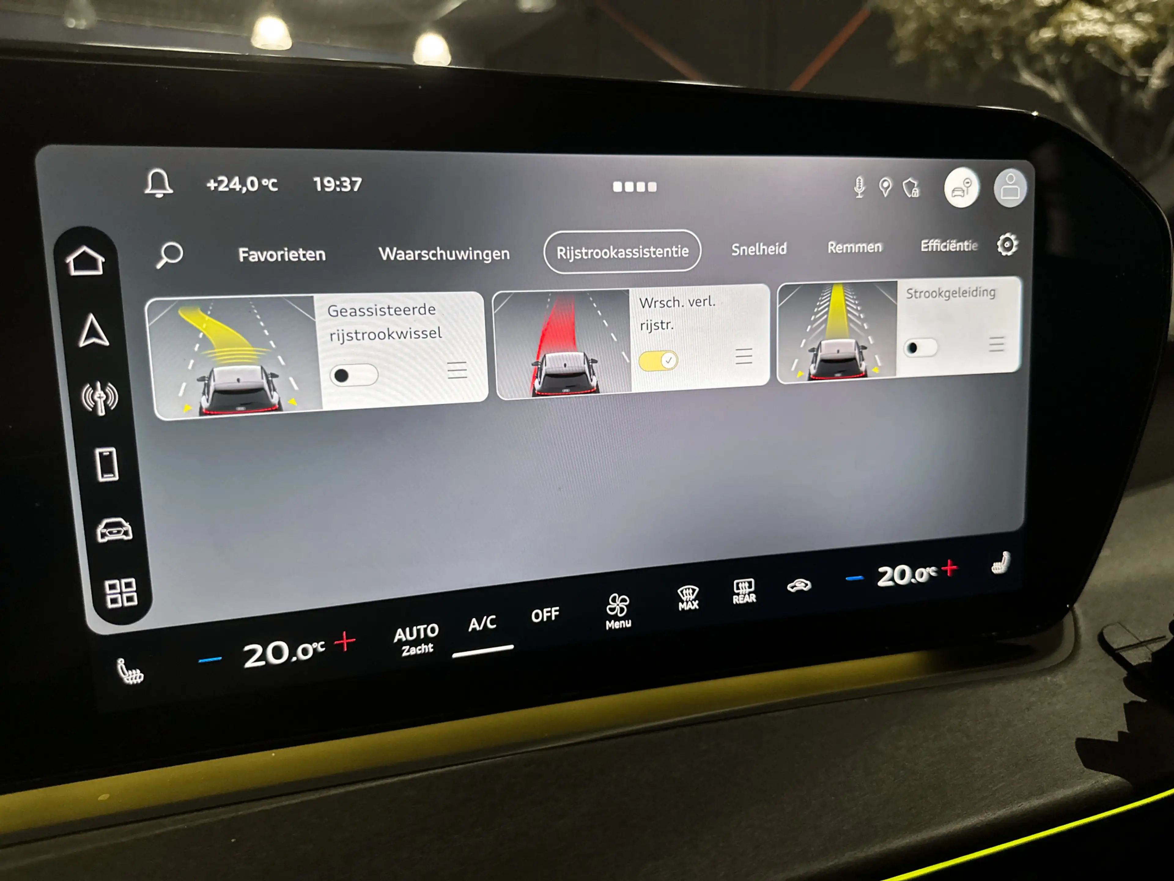 Audi Q3 Sportback 35 TFSI S Edition Competition |Panorama| — photo 25