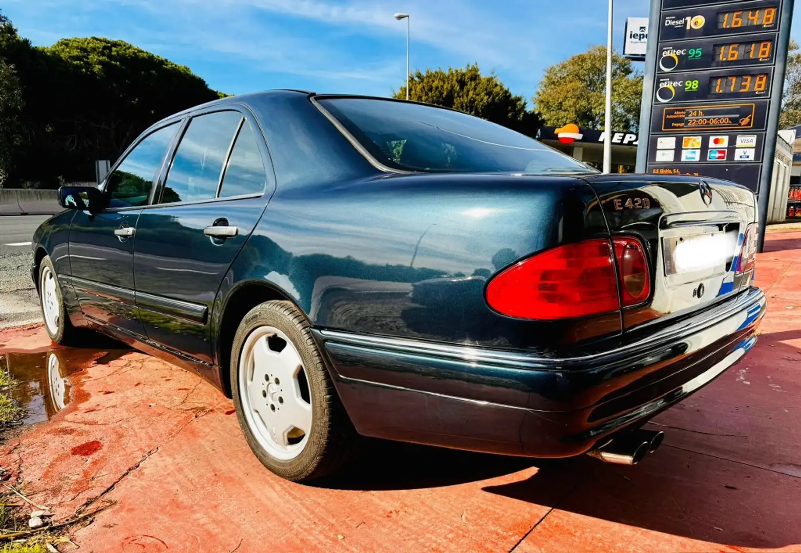 Mercedes-Benz E 220 420 zelena - 2