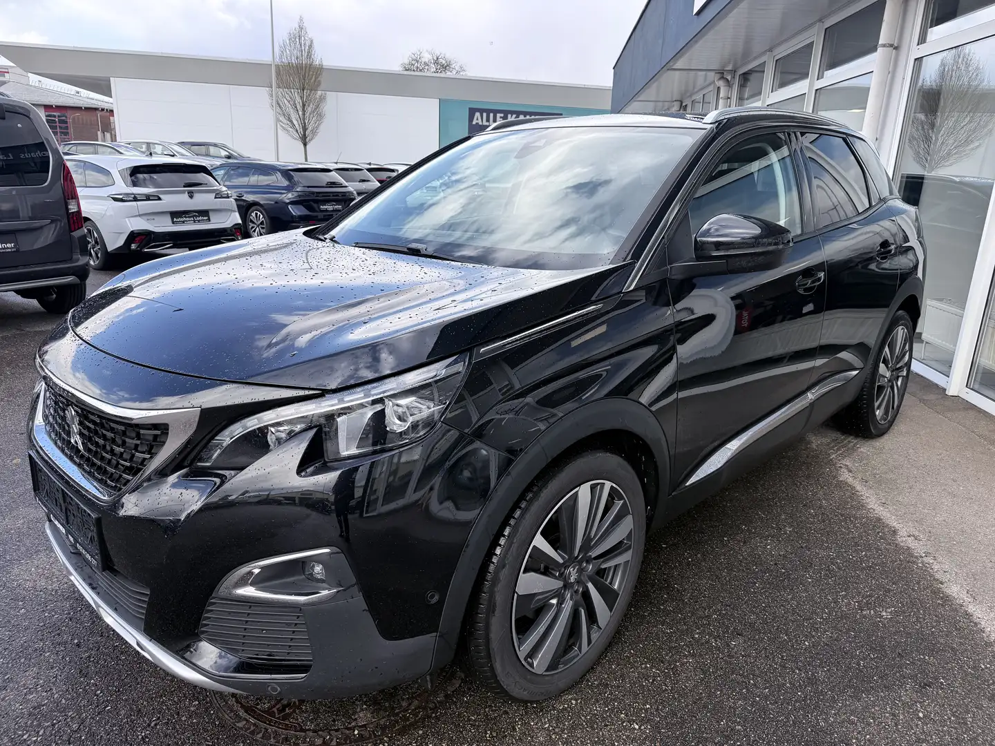 Peugeot 3008 Allure 1,5 BlueHDi 130 Schwarz - 2