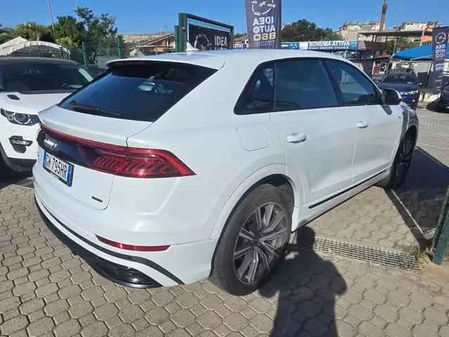 Audi Q8 view 4