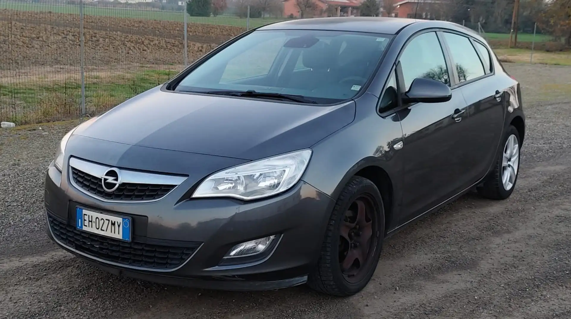 Opel Astra Astra IV 2010 5p 1.4 Cosmo 100cv Grau - 2