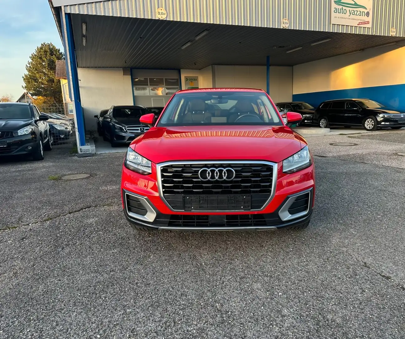 Audi Q2 35 TFSI sport Rot - 2