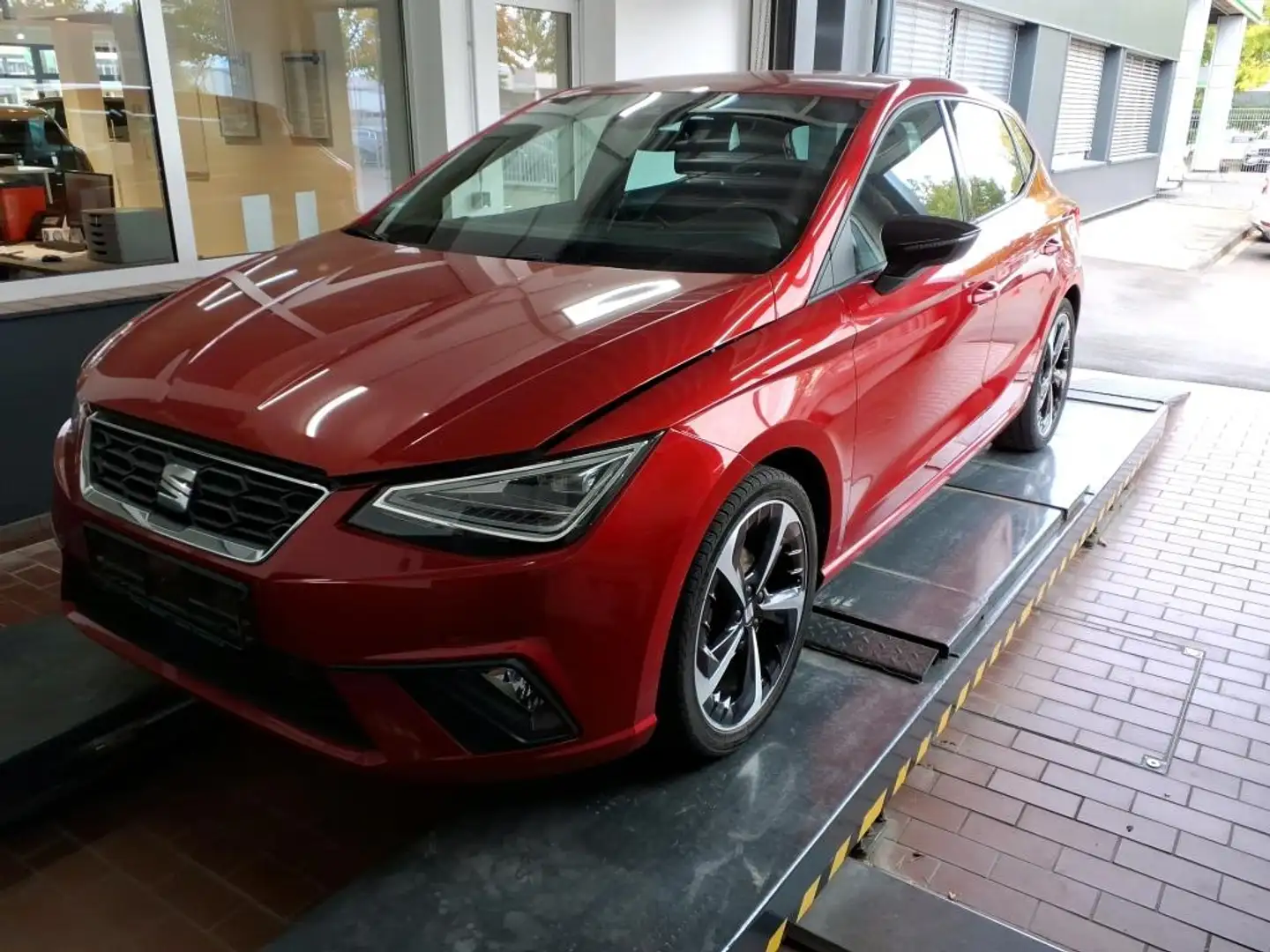 SEAT Ibiza 1.0 TSI FR-LINE +LED +RKAM +ACC +BEATS +LM +NAVI Rot - 2