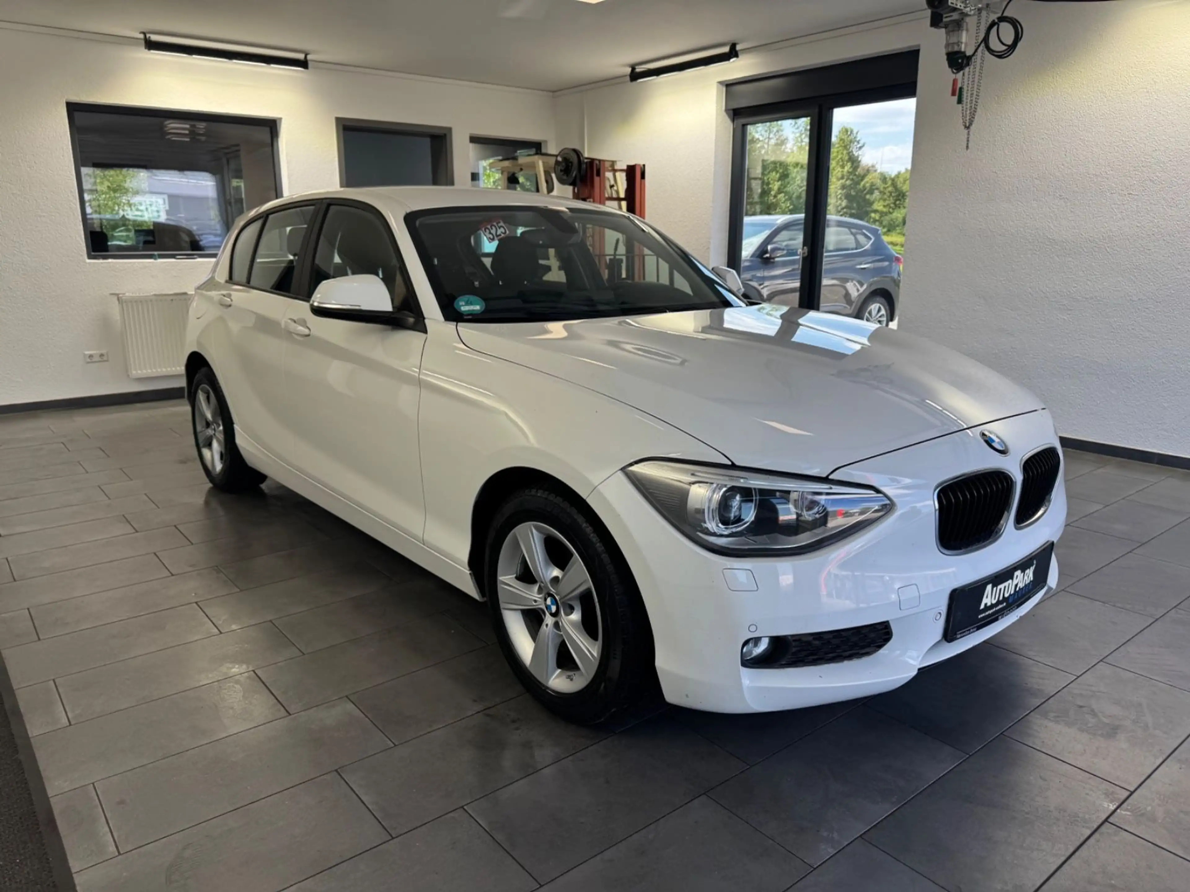 BMW 118 d Luxury Line | Xenon | Navi | SHZ | PDC — photo 4