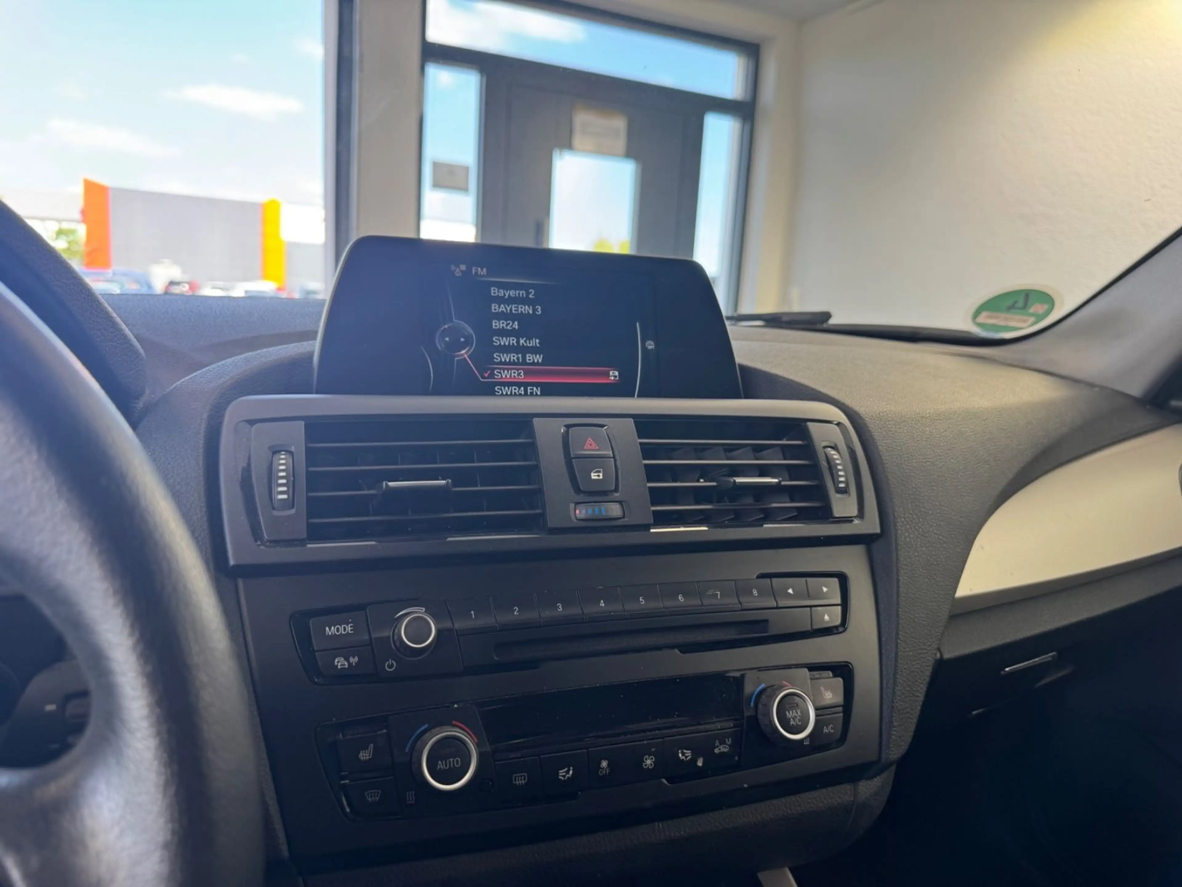 BMW 118 d Luxury Line | Xenon | Navi | SHZ | PDC — photo 14