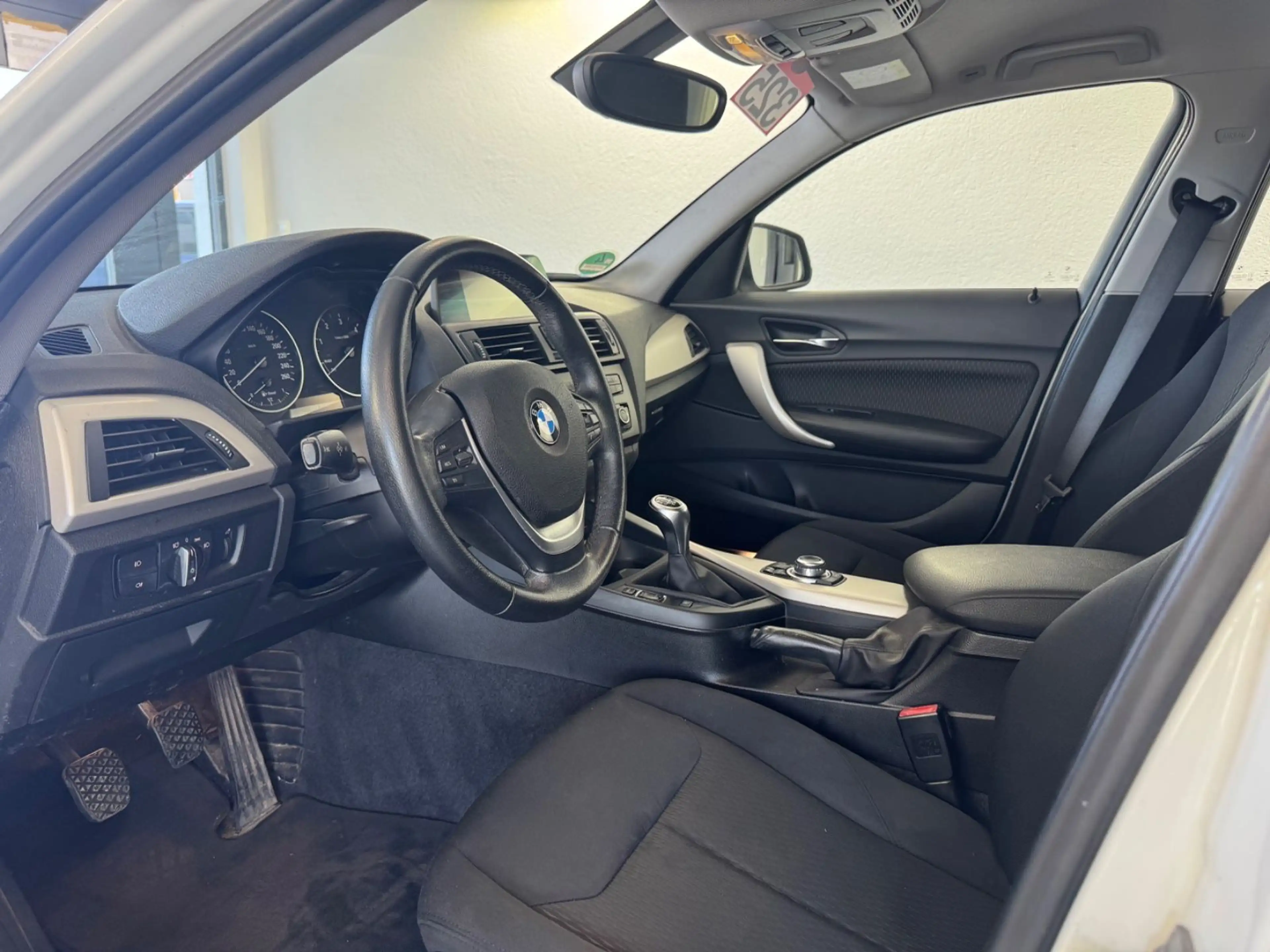 BMW 118 d Luxury Line | Xenon | Navi | SHZ | PDC — photo 11
