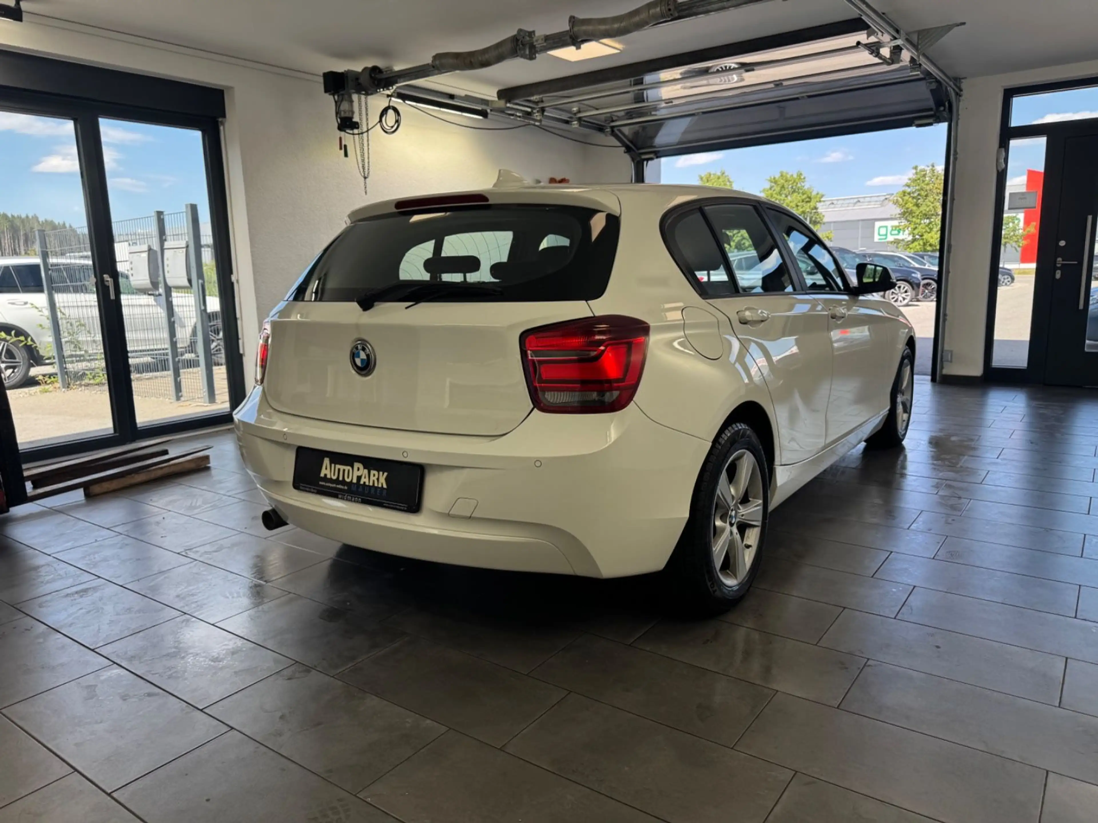 BMW 118 d Luxury Line | Xenon | Navi | SHZ | PDC — photo 6