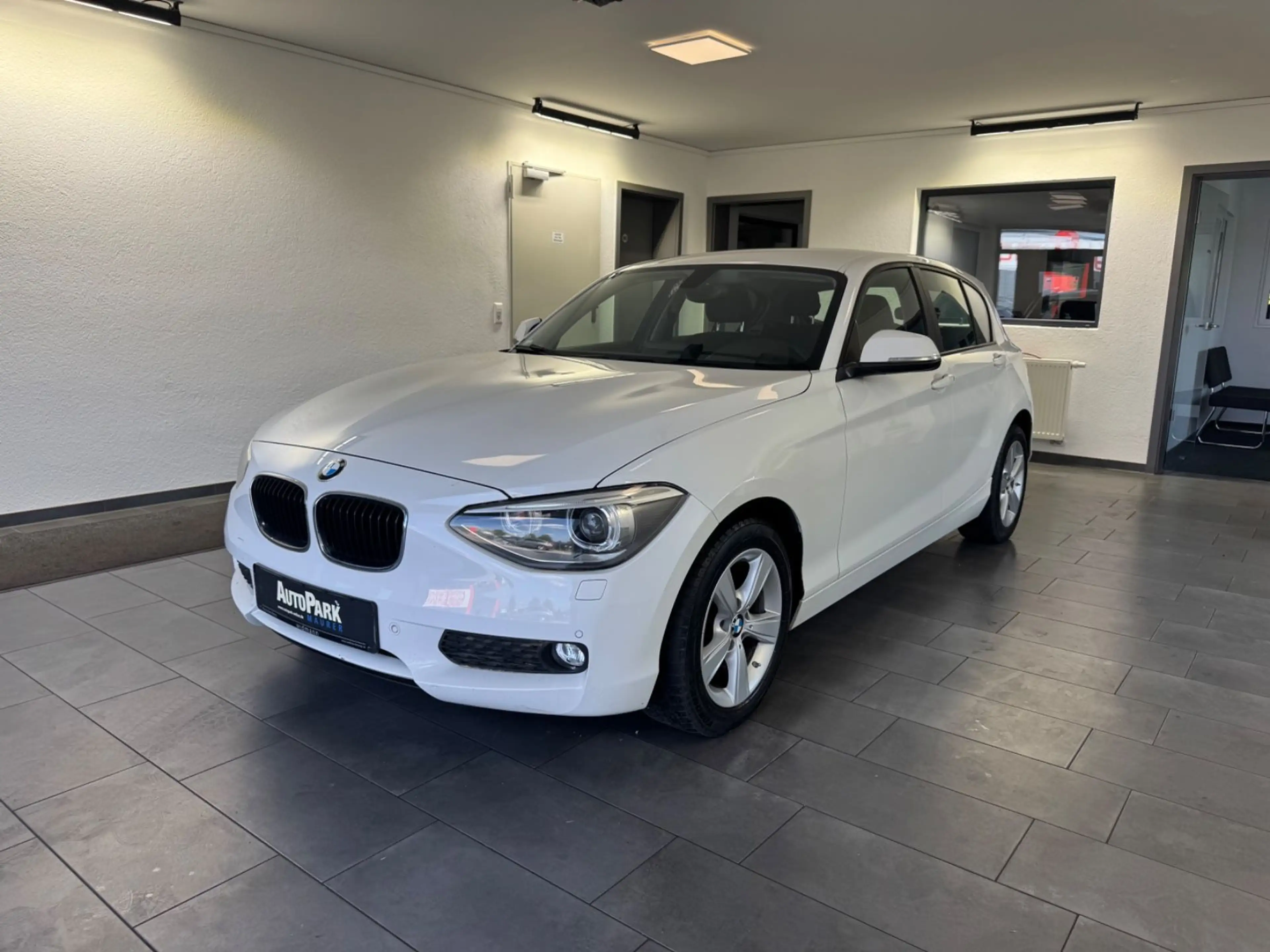 BMW 118 d Luxury Line | Xenon | Navi | SHZ | PDC