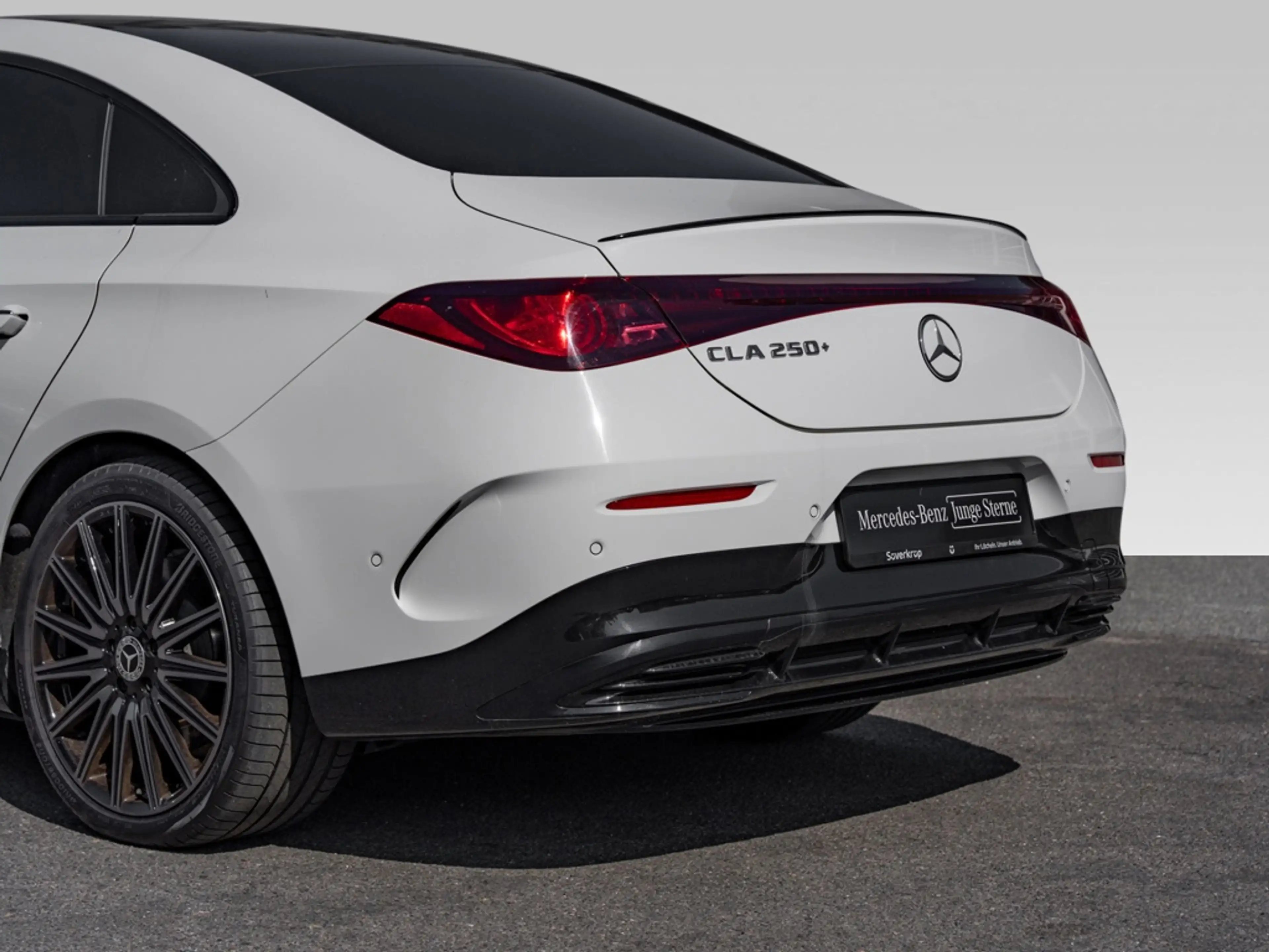 Mercedes-Benz CLA 250 + EQ , AMG NIGHT PREMIUM MEMO DISTR PANO — photo 11
