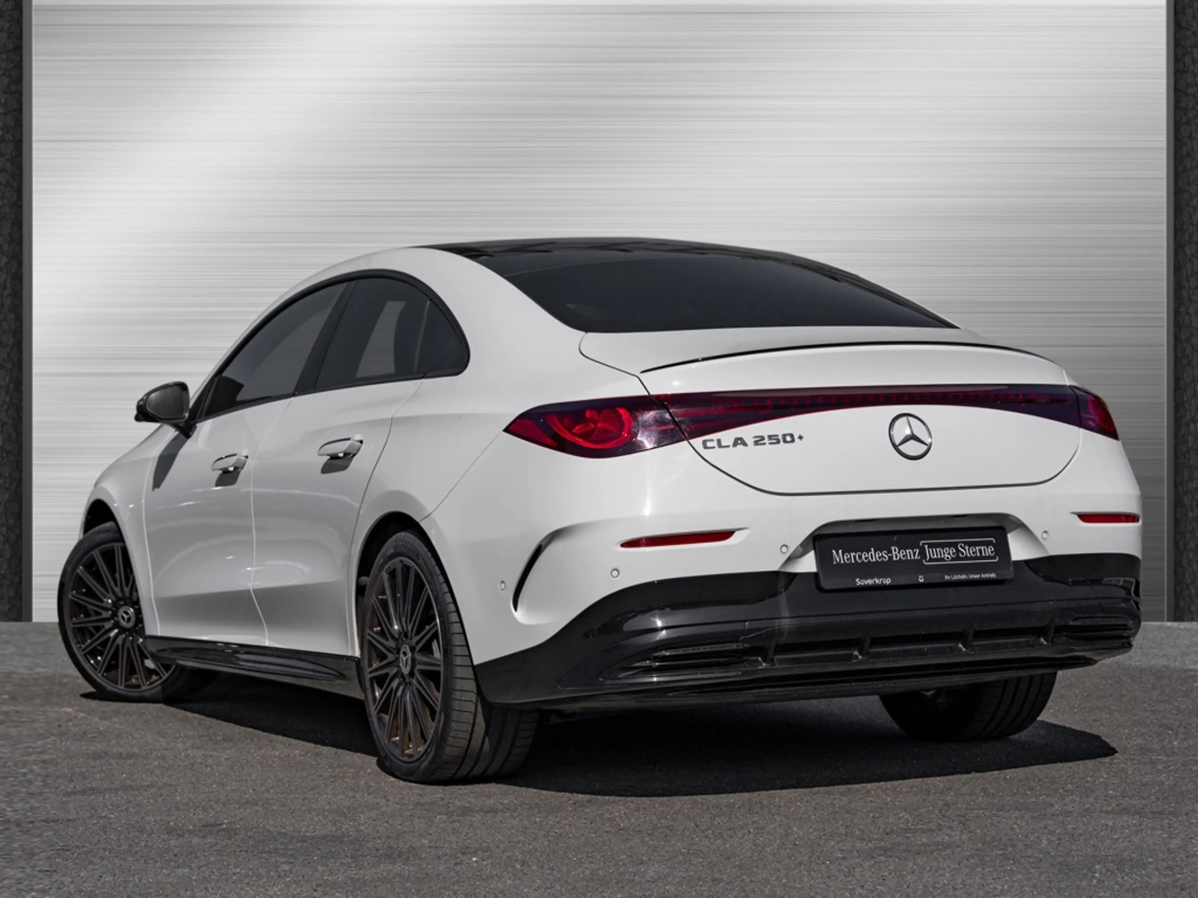 Mercedes-Benz CLA 250 + EQ , AMG NIGHT PREMIUM MEMO DISTR PANO — photo 4
