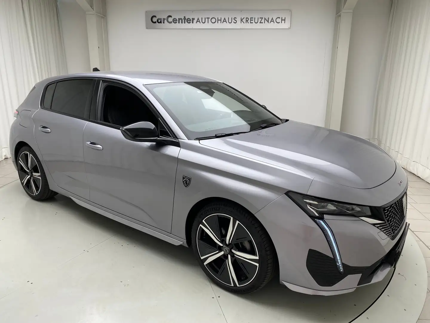 Peugeot 308 GT 1.2 Automatik LED Matrix ACC Soundsystem Zilver - 1