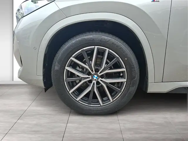 BMW X1 view 5