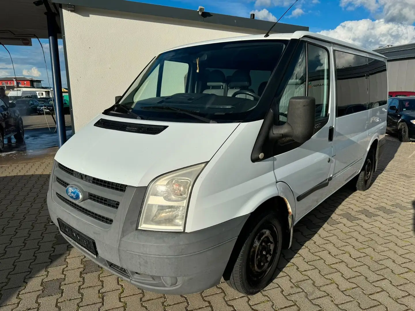 Ford Transit Kombi FT 300 K + 9 Sitzer Weiß - 1