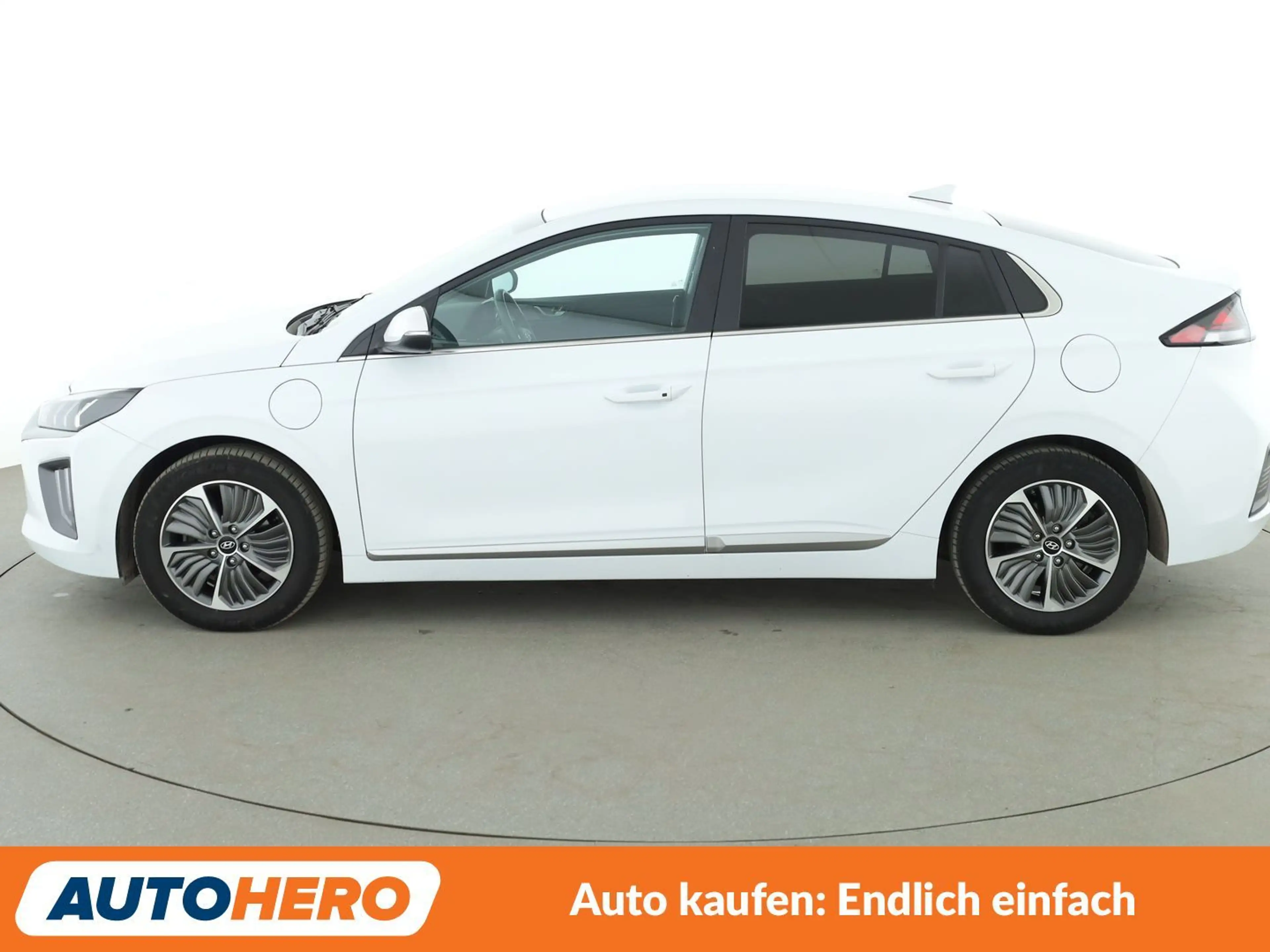 Hyundai IONIQ 1.6 Plug-in Hybrid Style Aut.*NAVI*LED*ACC*CAM*PDC — photo 3