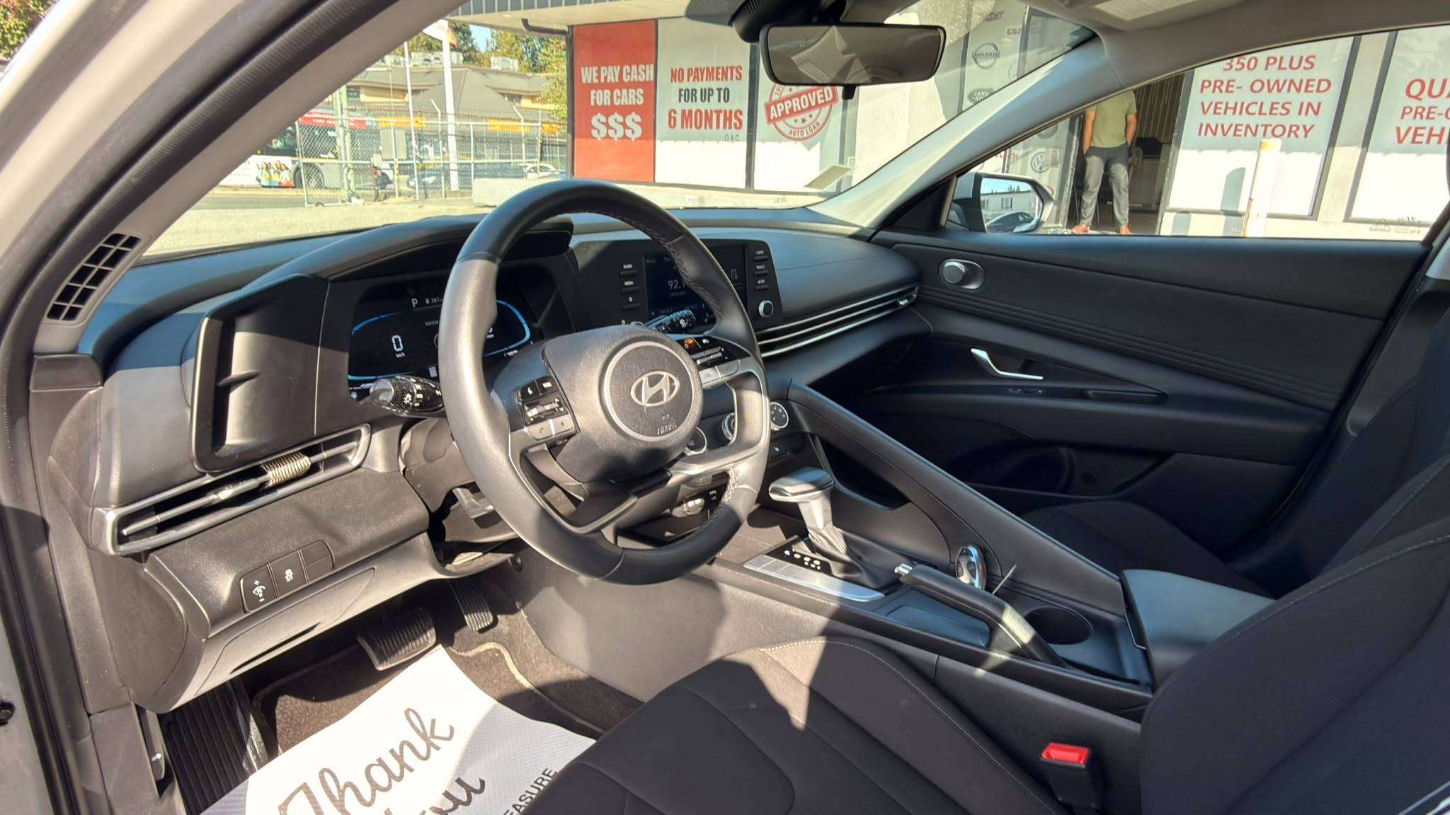 2025 Hyundai Elantra — view 9