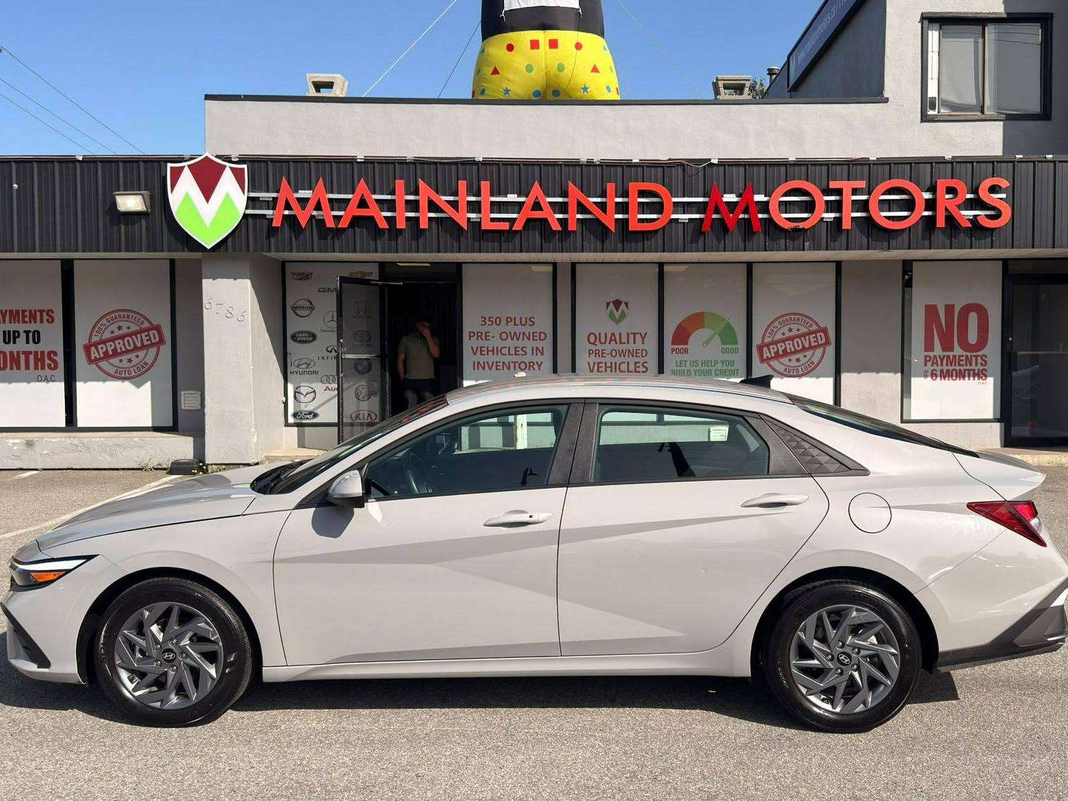 2025 Hyundai Elantra — view 8