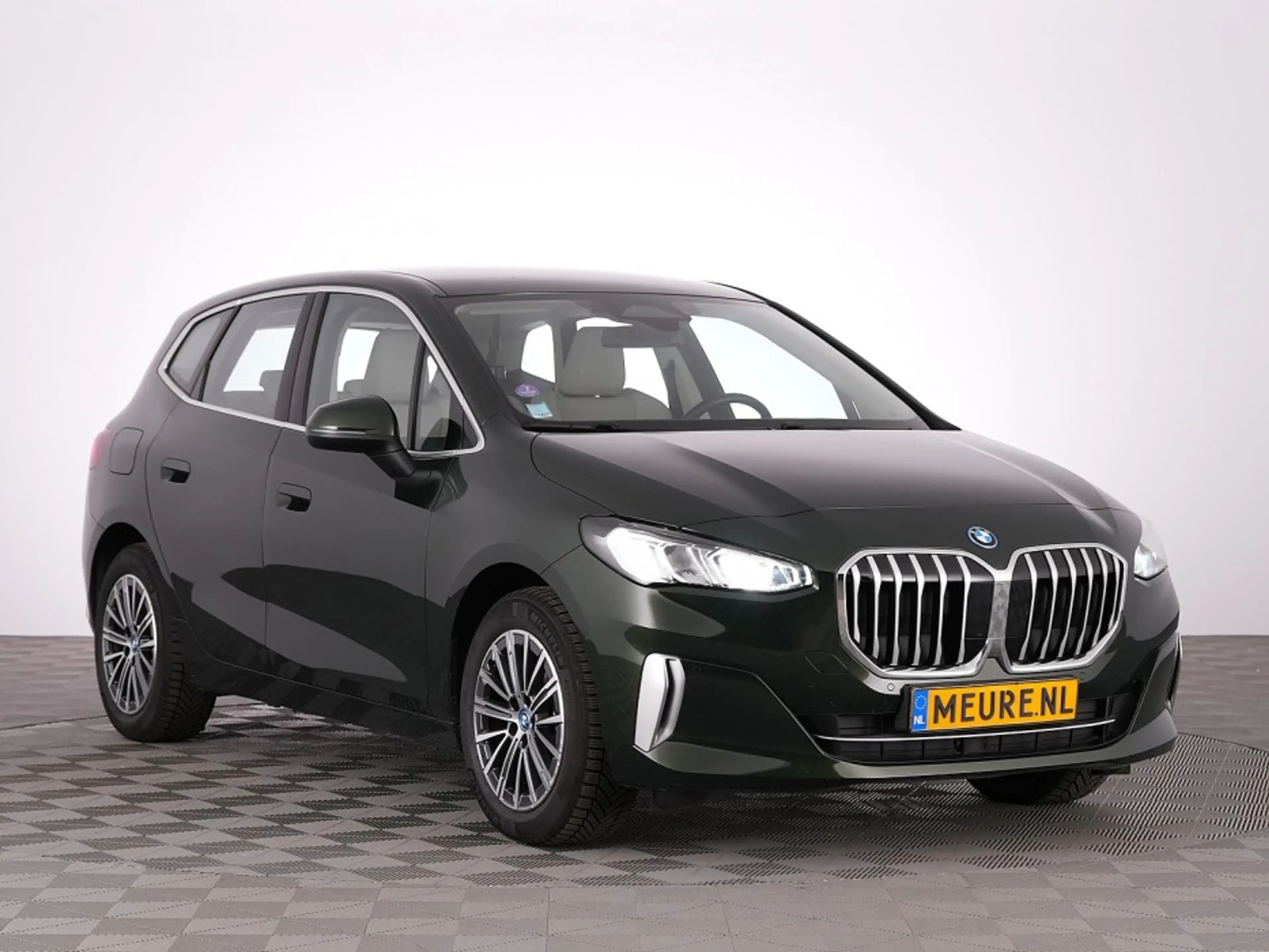 BMW 225 Active Tourer xDrive Luxury Line | LEDER | CAMERA