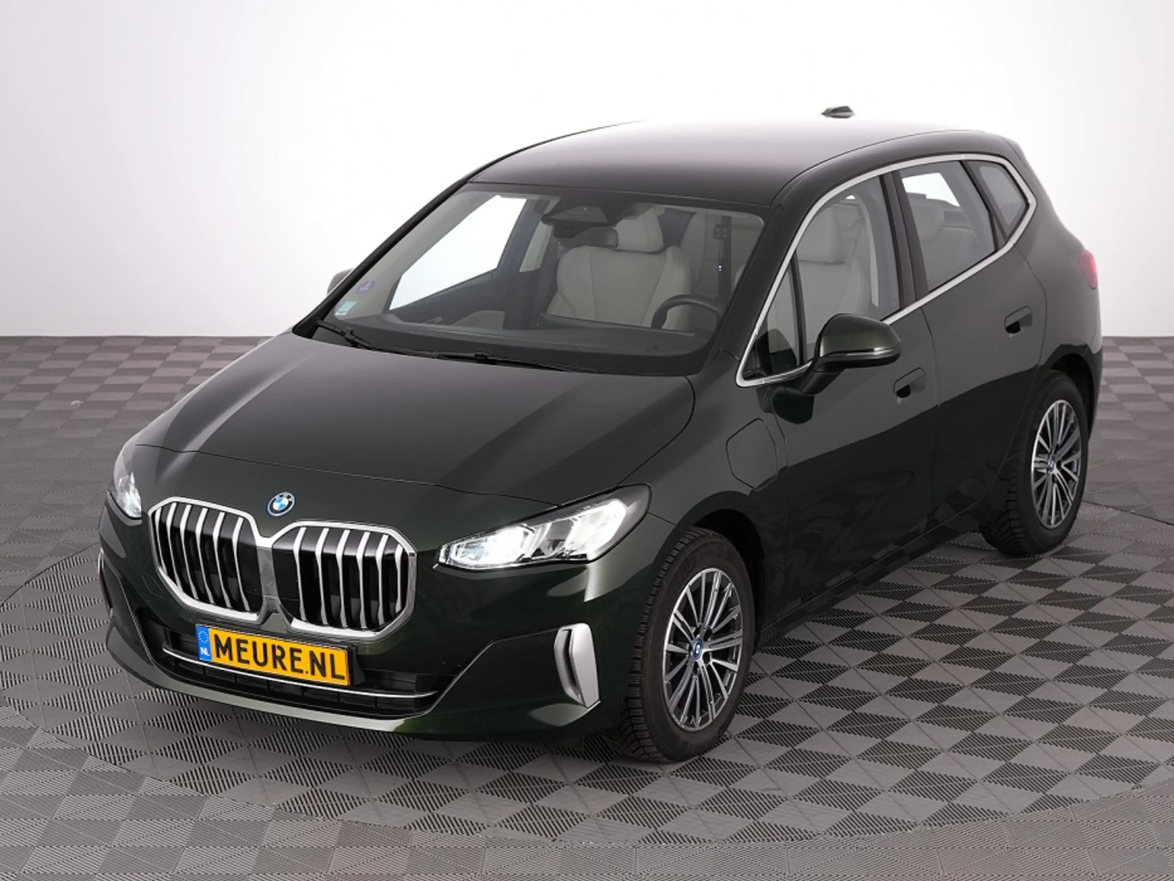 BMW 225 Active Tourer xDrive Luxury Line | LEDER | CAMERA — photo 23