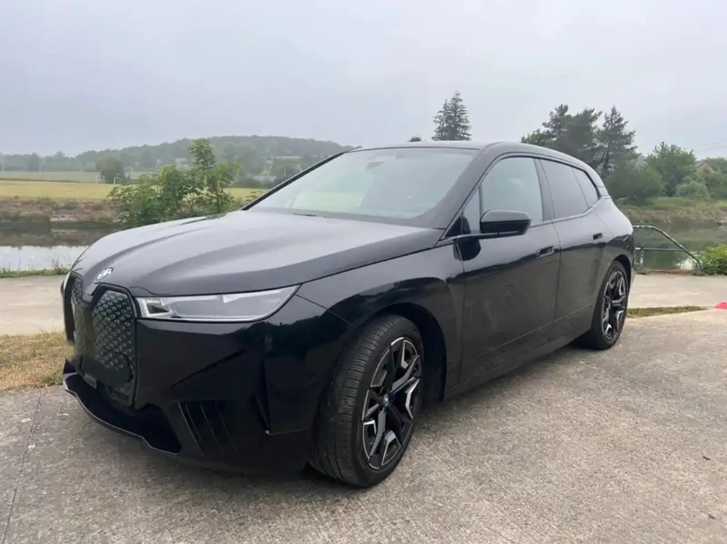 BMW iX iX xDrive40 Zwart - 2